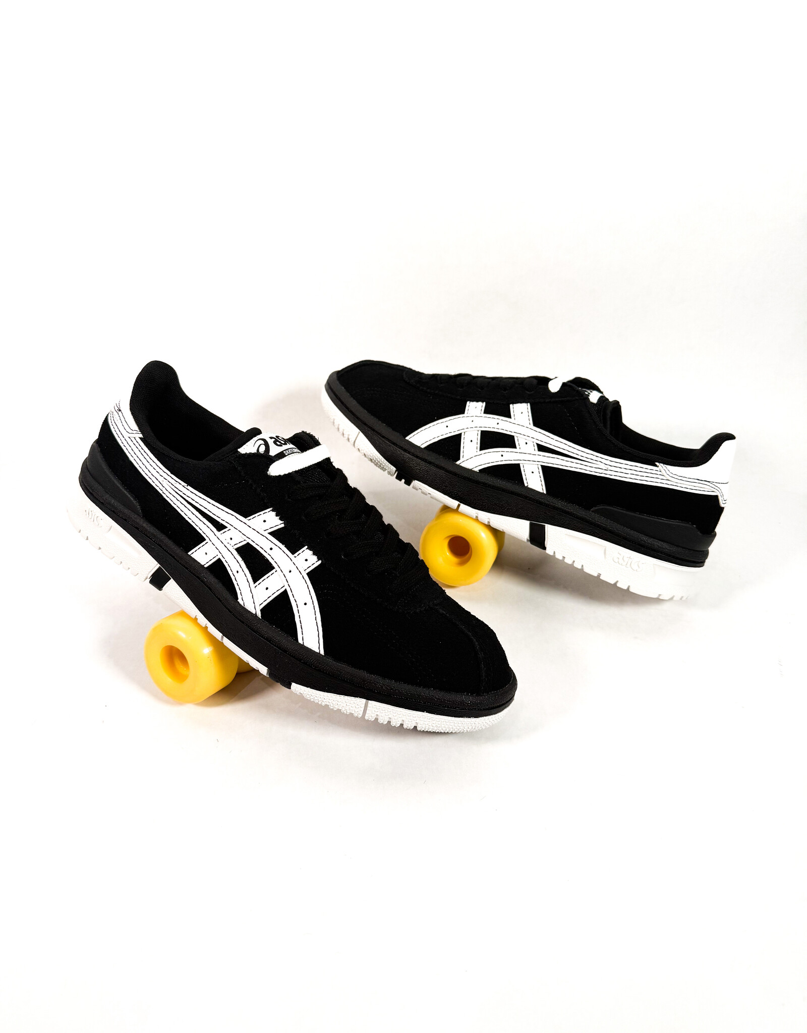 ASICS Vic NBD - Black / Bright White