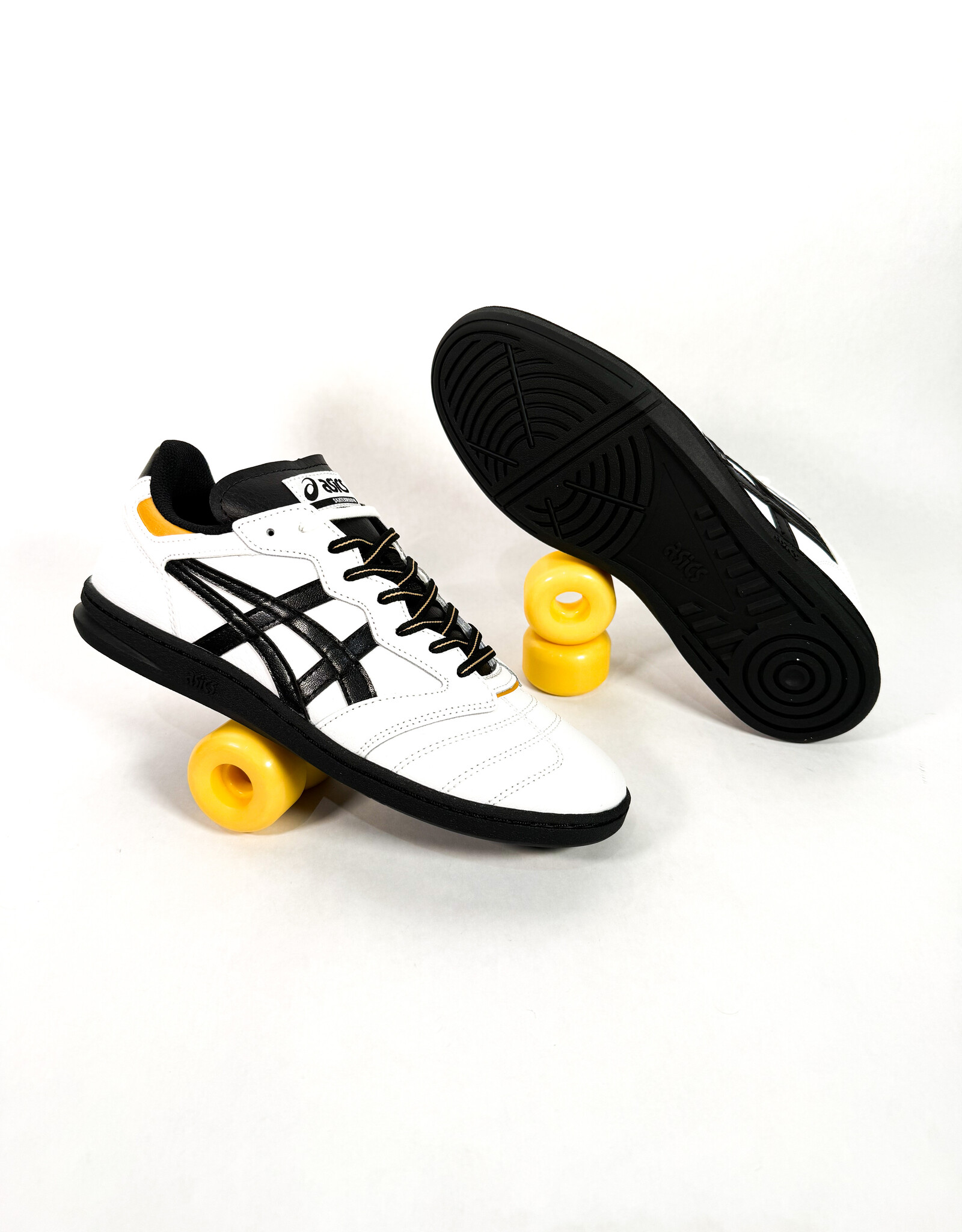 ASICS Leggerezza FB - White / Black