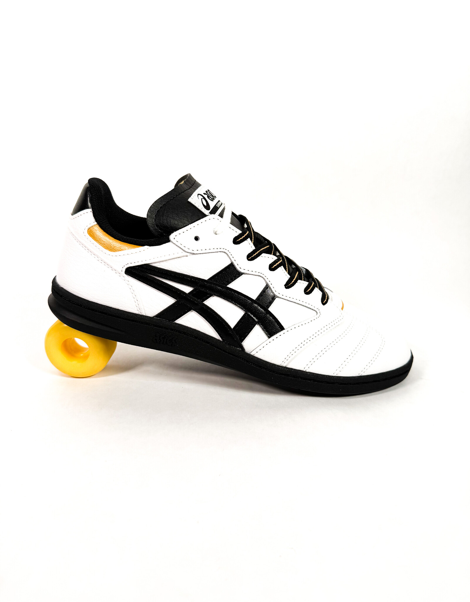 ASICS Leggerezza FB - White / Black