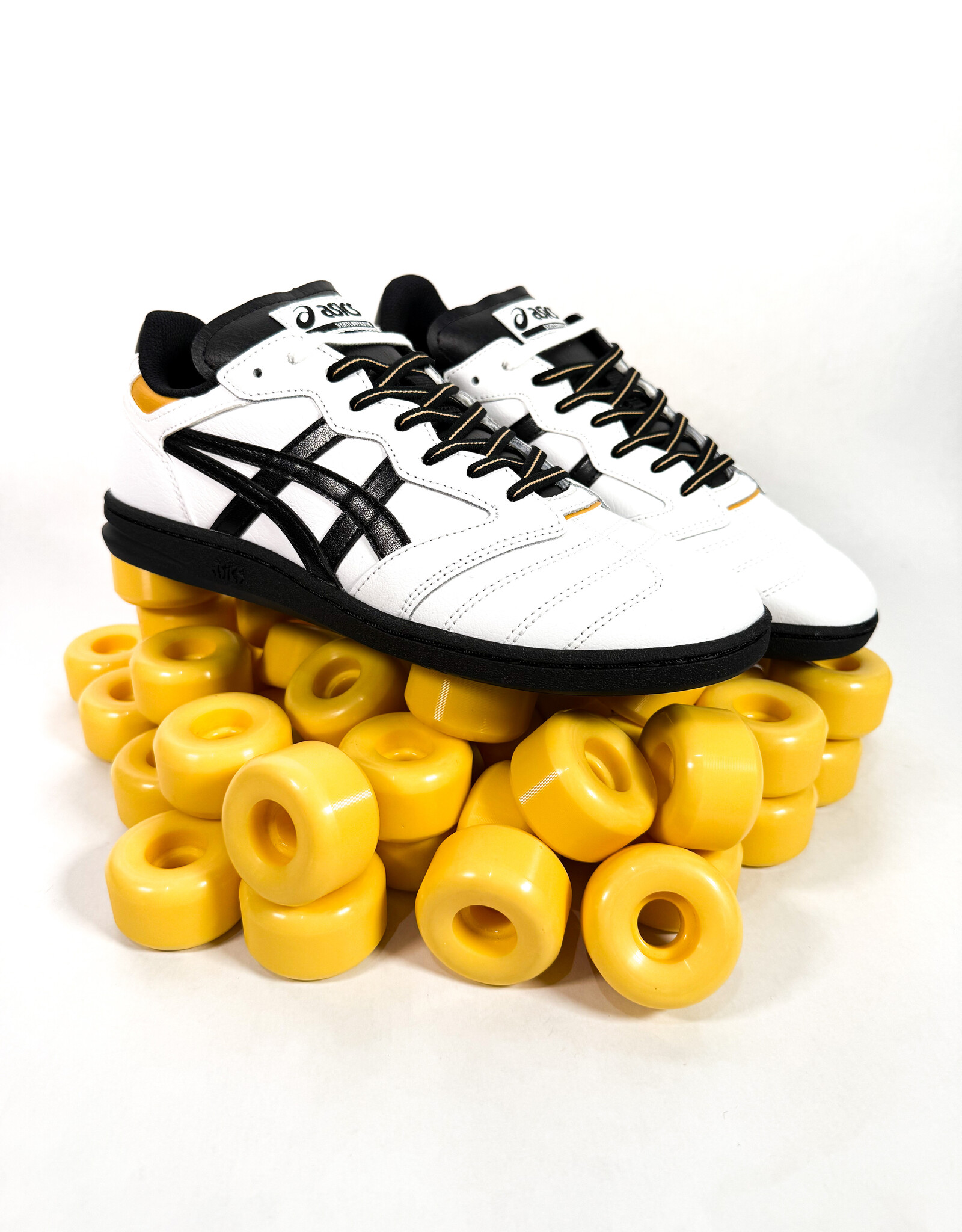 ASICS Leggerezza FB - White / Black