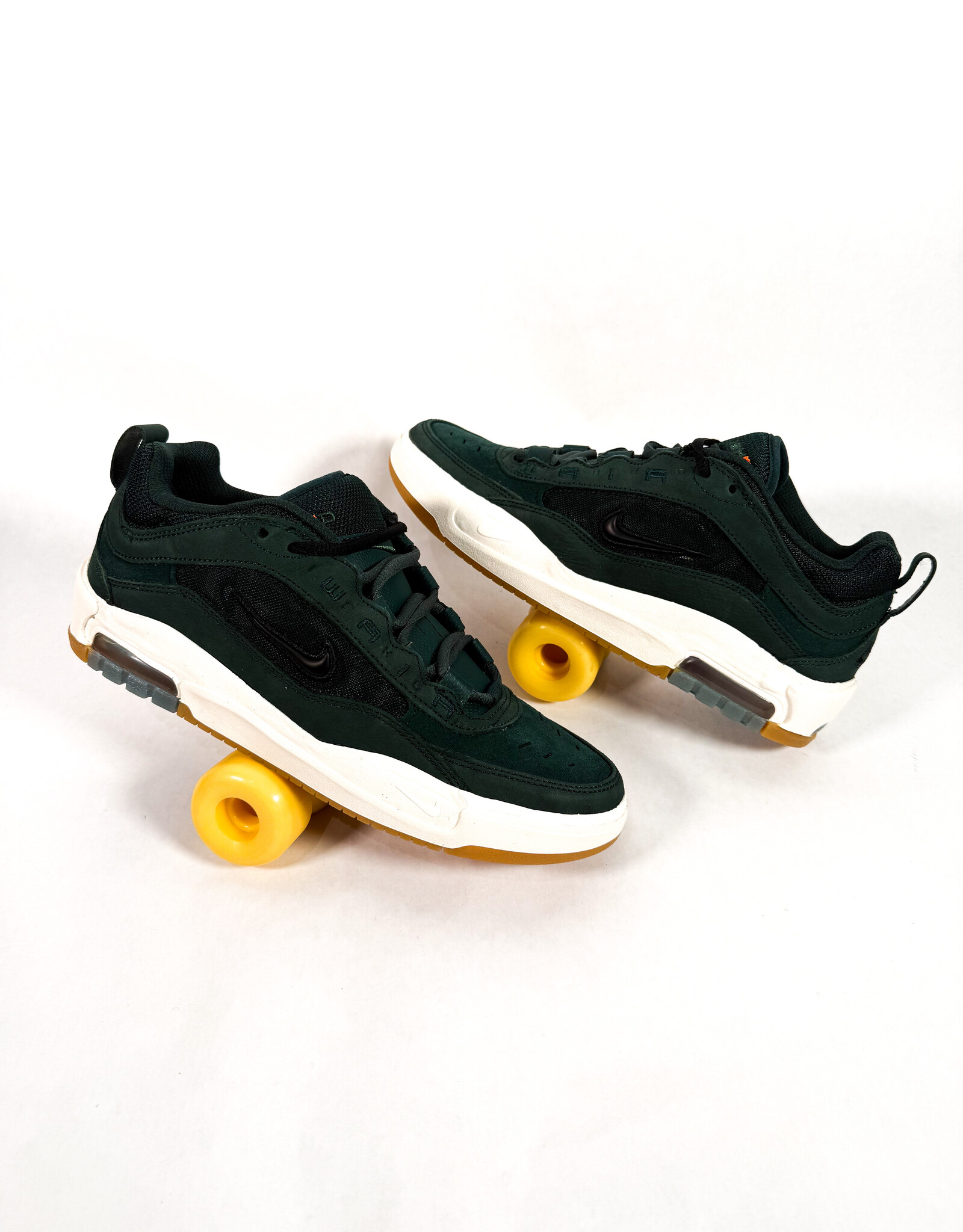 NIKE Air Max Ishod ISO - Deep Fir / Black