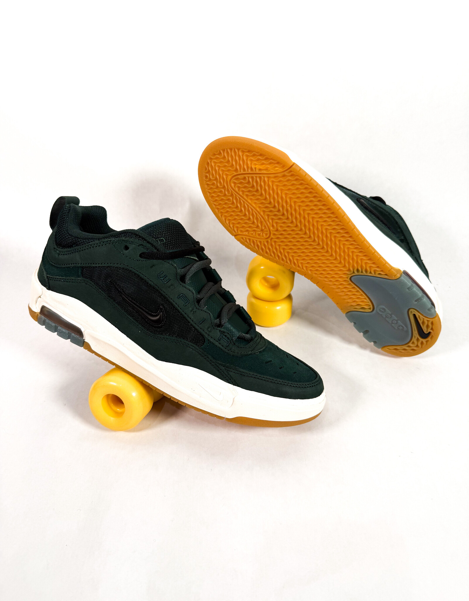 NIKE Air Max Ishod ISO - Deep Fir / Black