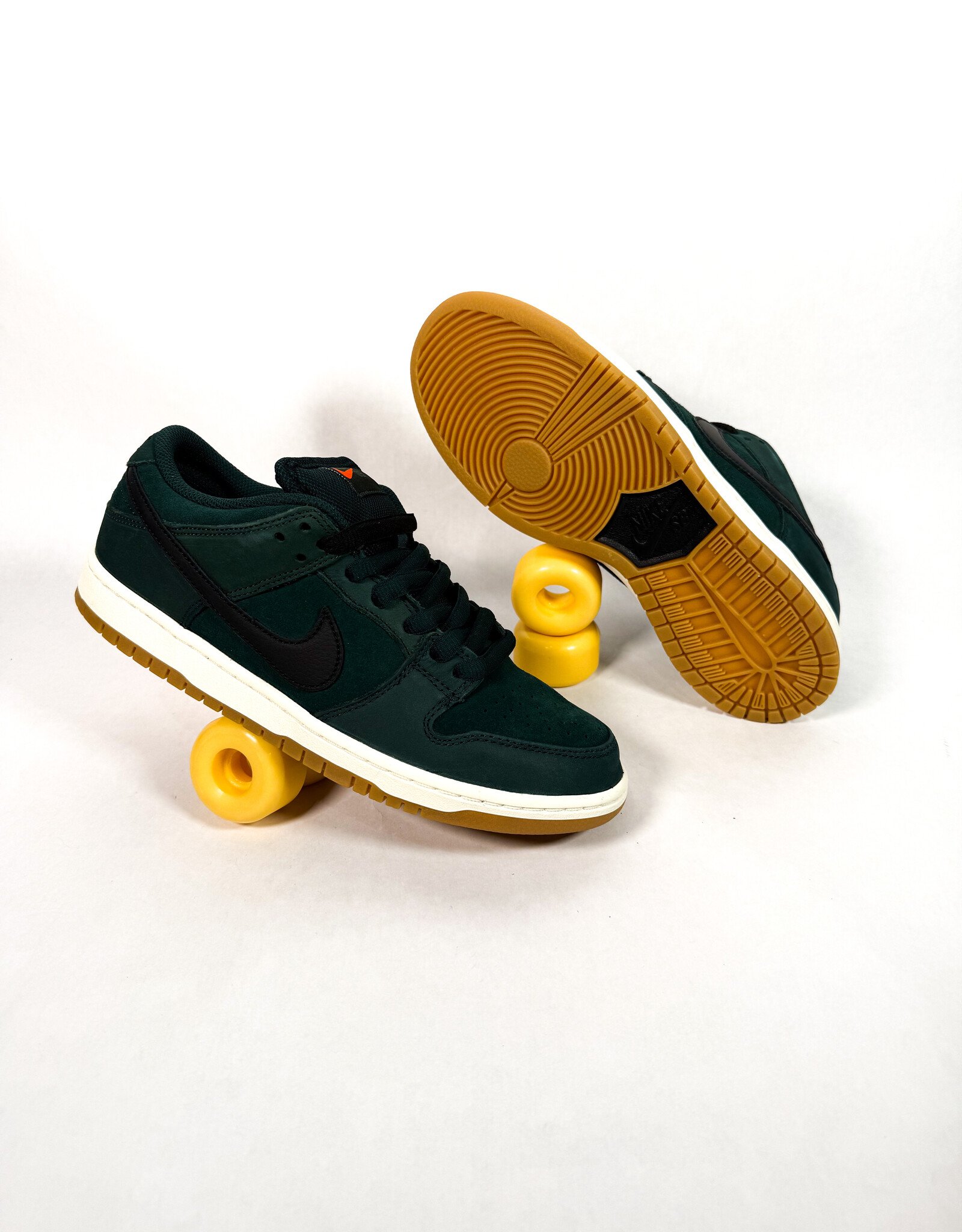 NIKE SB Dunk Low Pro - Deep Fir / Black