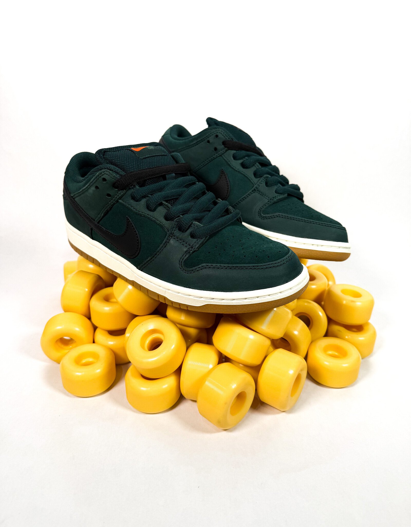 NIKE SB Dunk Low Pro - Deep Fir / Black