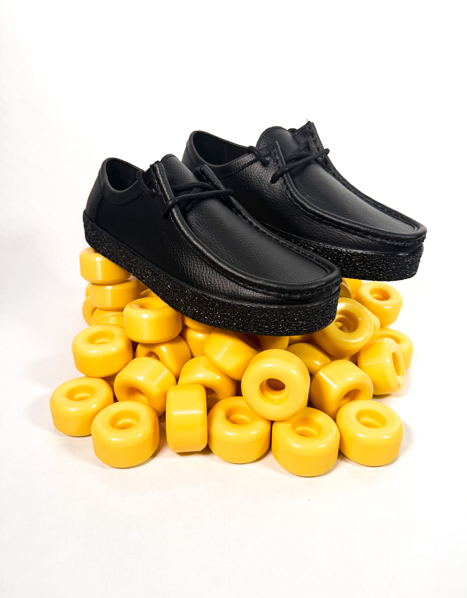 LAST RESORT AB VM006 Moc LO Leather - Black / Black