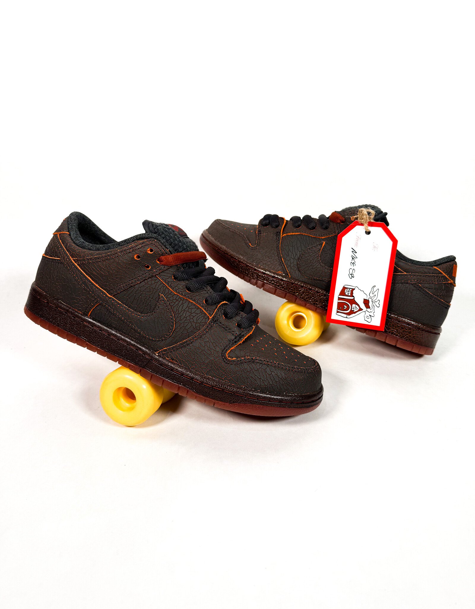 NIKE SB Dunk Low Pro Premium - Dk Smoke Grey / Campfire Orange "Krampus"