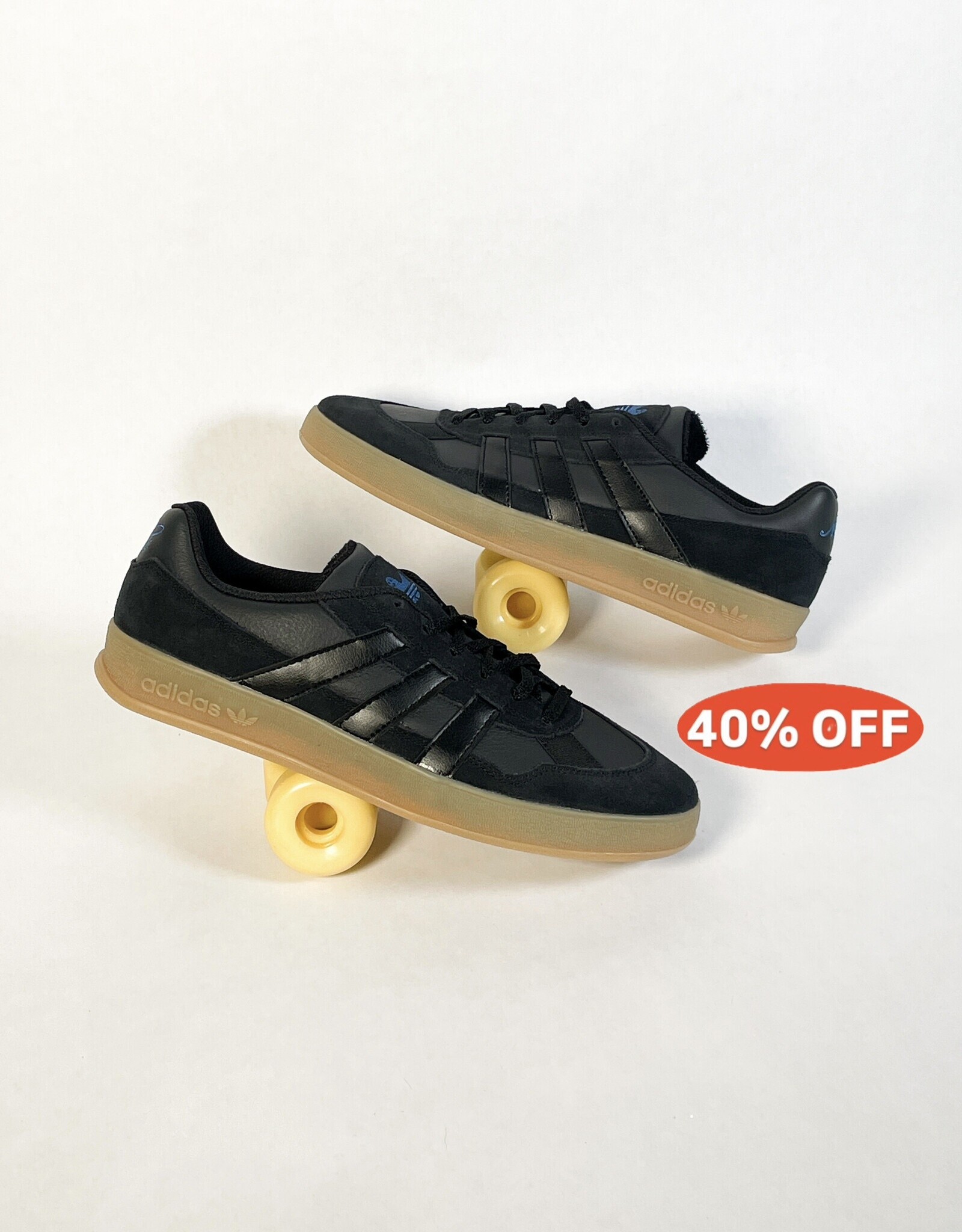 ADIDAS ALOHA SUPER CORE BLACK/CARBON/ BLUEBIRD