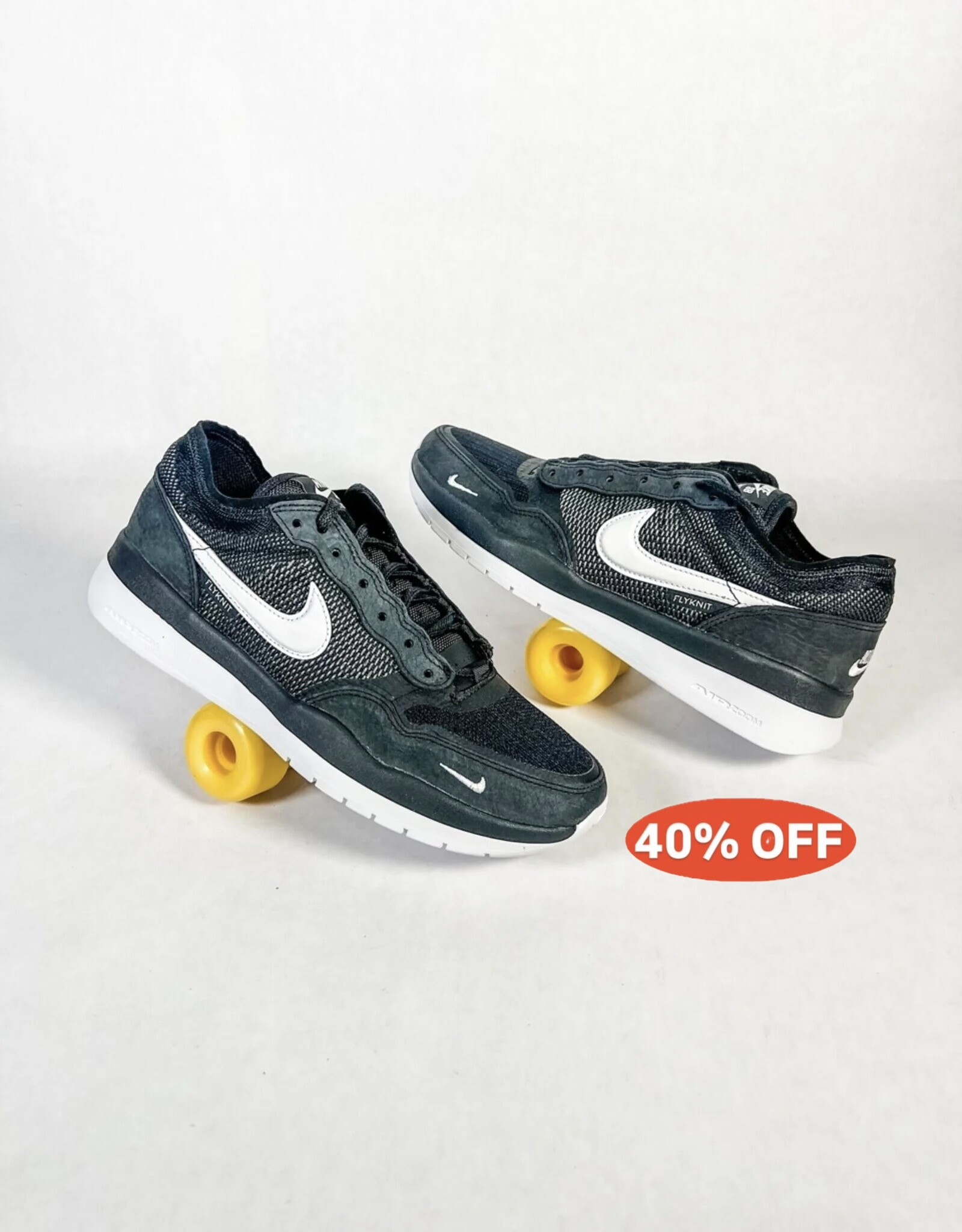 NIKE SB PS8 - BLACK/WHITE