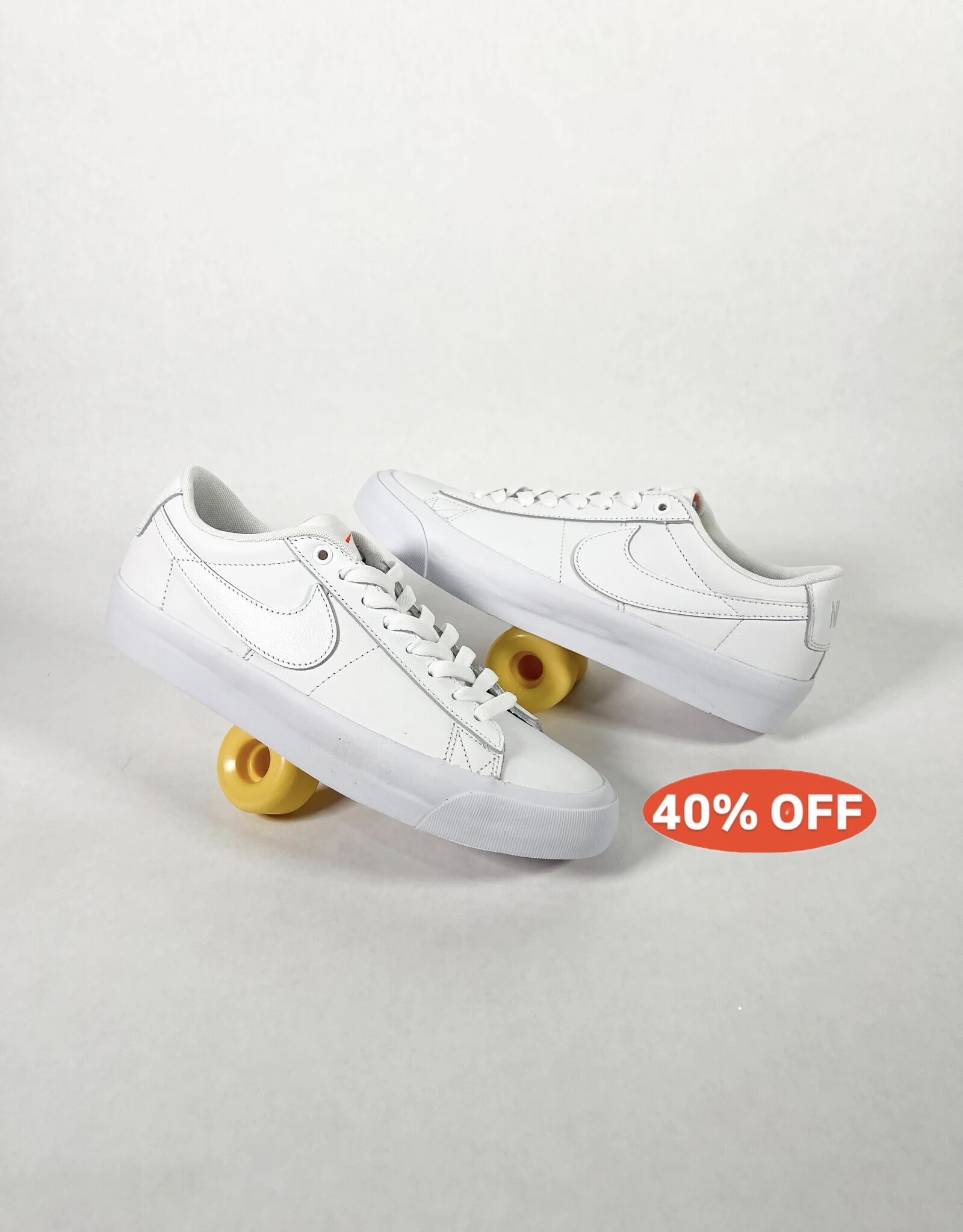 NIKE SB ZOOM BLAZER LOW PRO GT ISO - WHITE/WHITE/WHITE