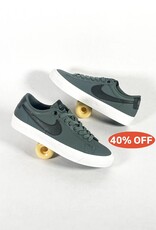 NIKE SB BLAZER LOW PRO GT - VINTAGE GREEN/BLACK-VINTAGE GREEN