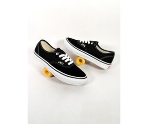 Skate Authentic - Black / White - KINGSWELL - Los Feliz