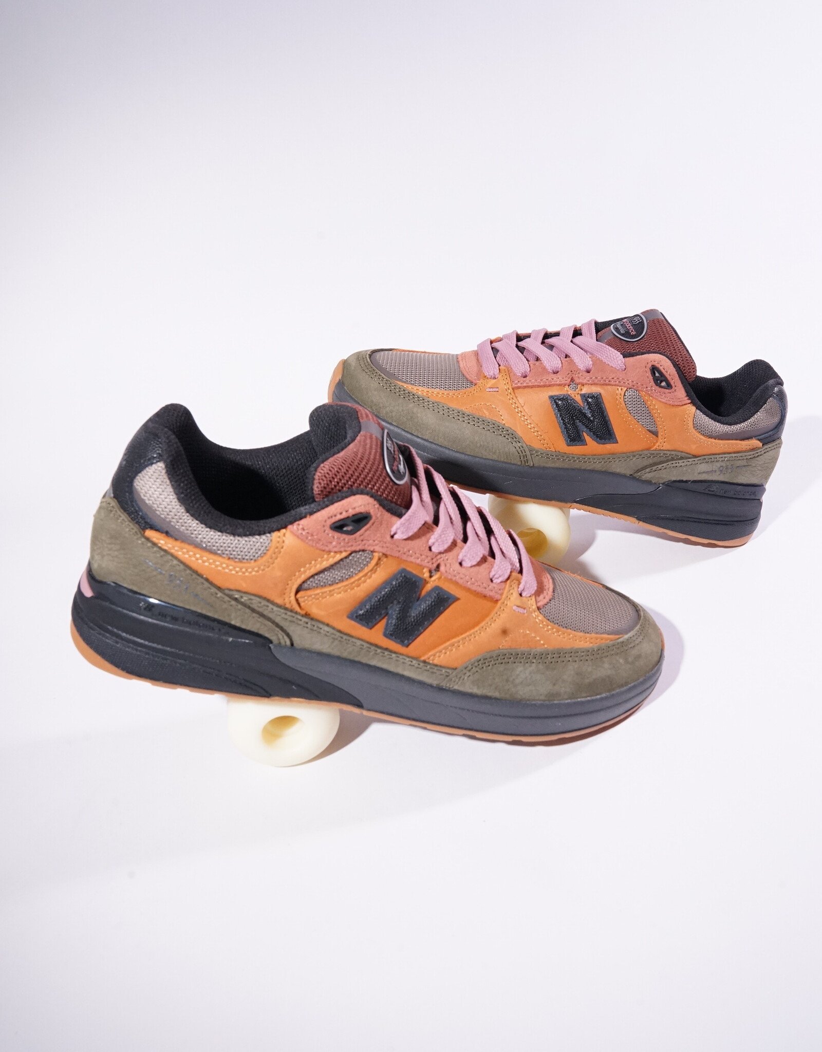 NEW BALANCE NB Numeric Reynolds 933 x Mike Gigliotti - Brown Pink