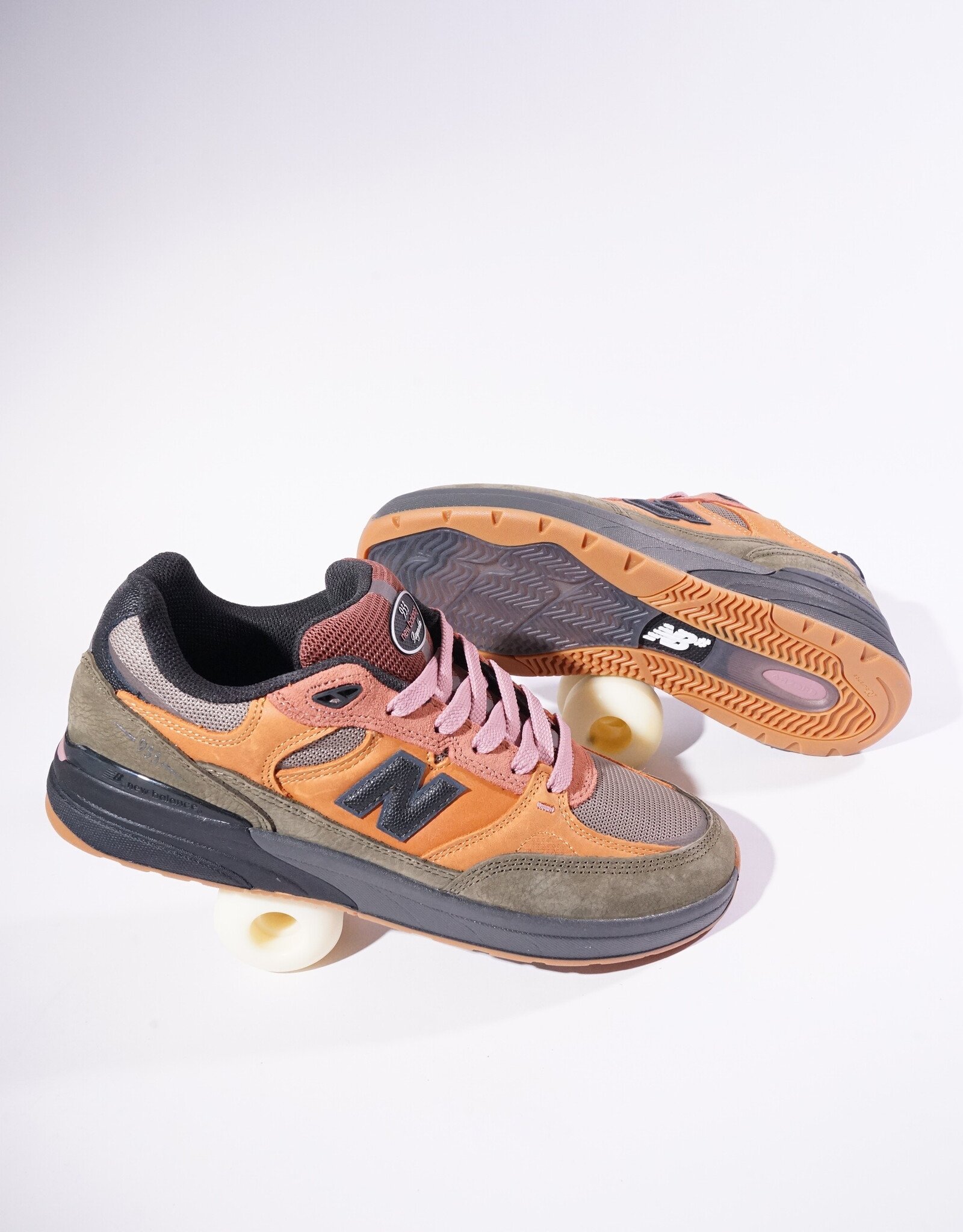 NEW BALANCE NB Numeric Reynolds 933 x Mike Gigliotti - Brown Pink