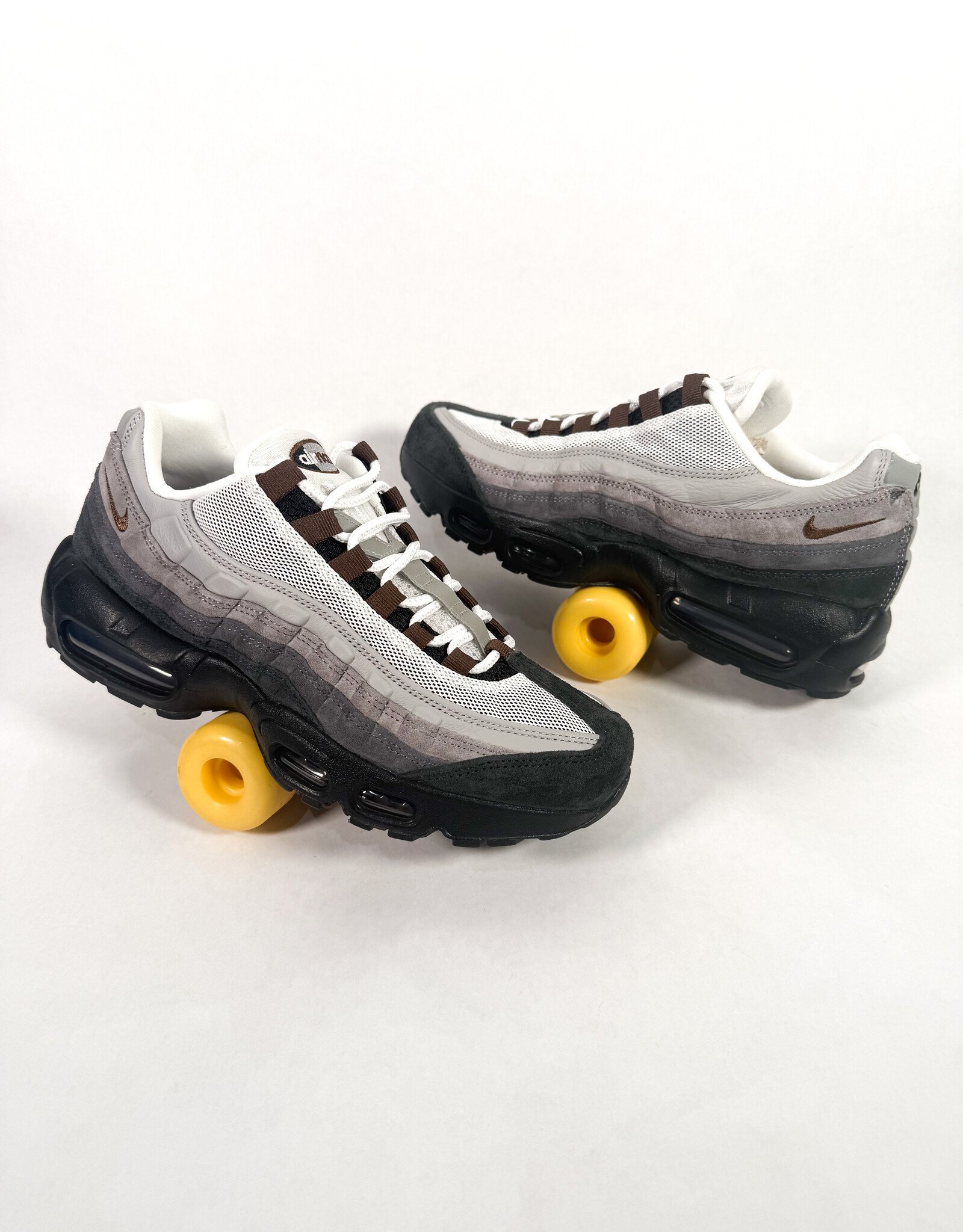 NIKE SB Air Max 95 - Black / Cacao Wow