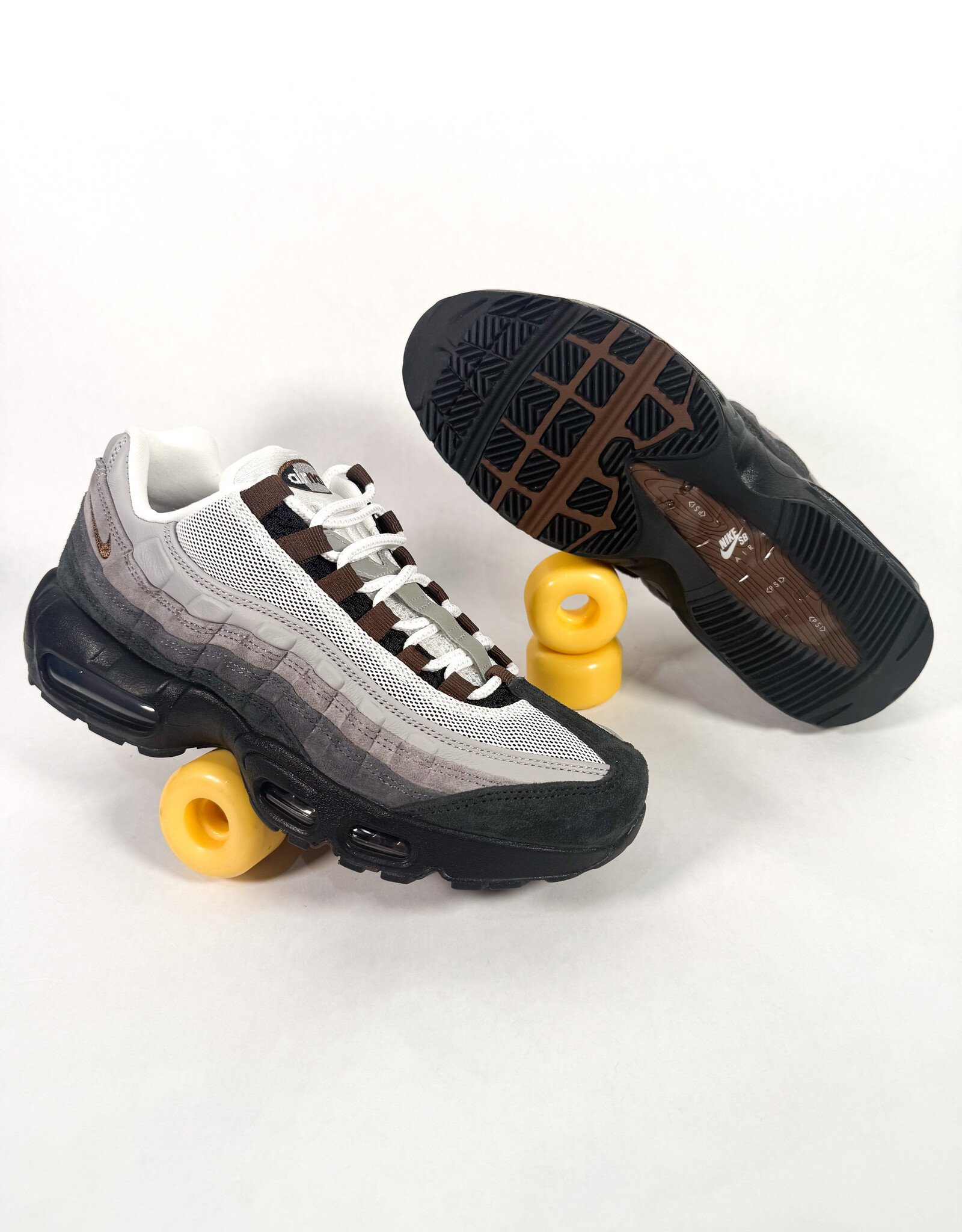 NIKE SB Air Max 95 - Black / Cacao Wow