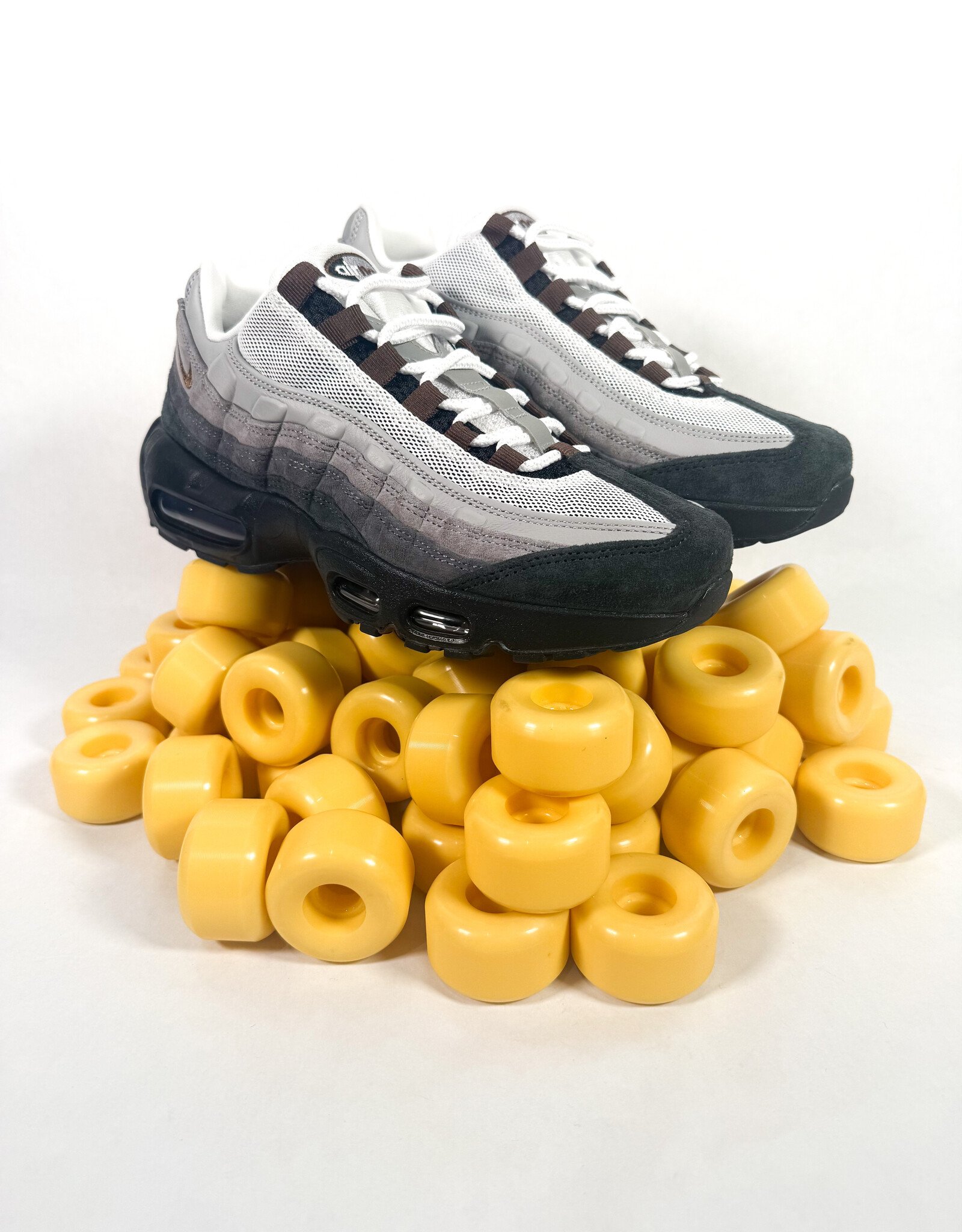 NIKE SB Air Max 95 - Black / Cacao Wow