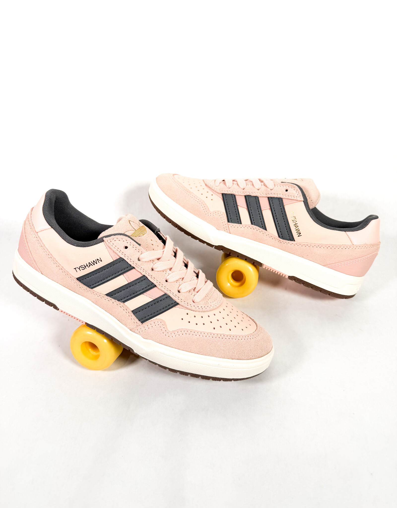ADIDAS Tyshawn II - Blush Pink / Grey Five / Chalk White