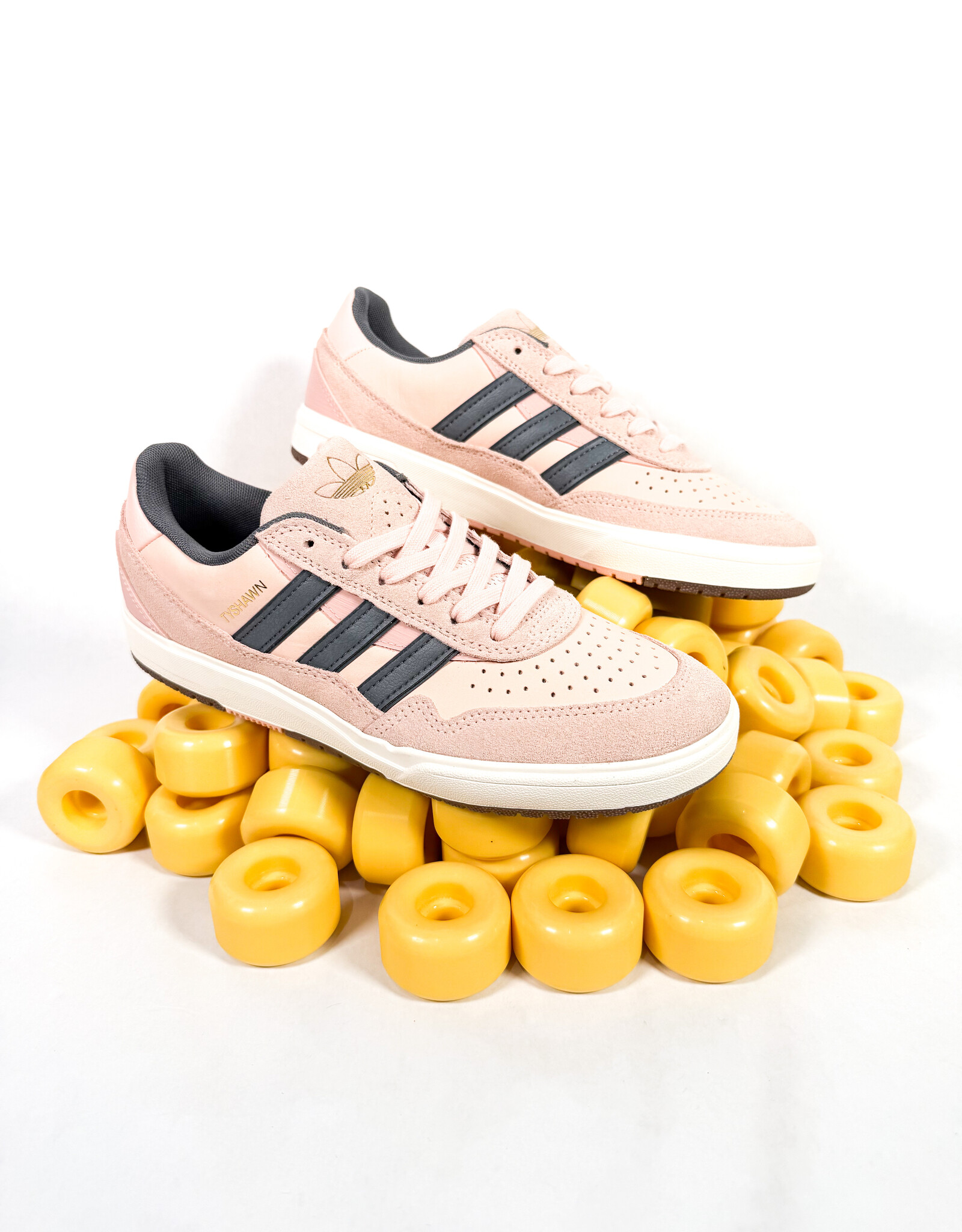 ADIDAS Tyshawn II - Blush Pink / Grey Five / Chalk White
