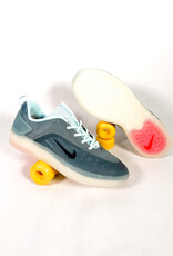 NIKE SB Zoom Nyjah 4 - Glacier Blue / Black