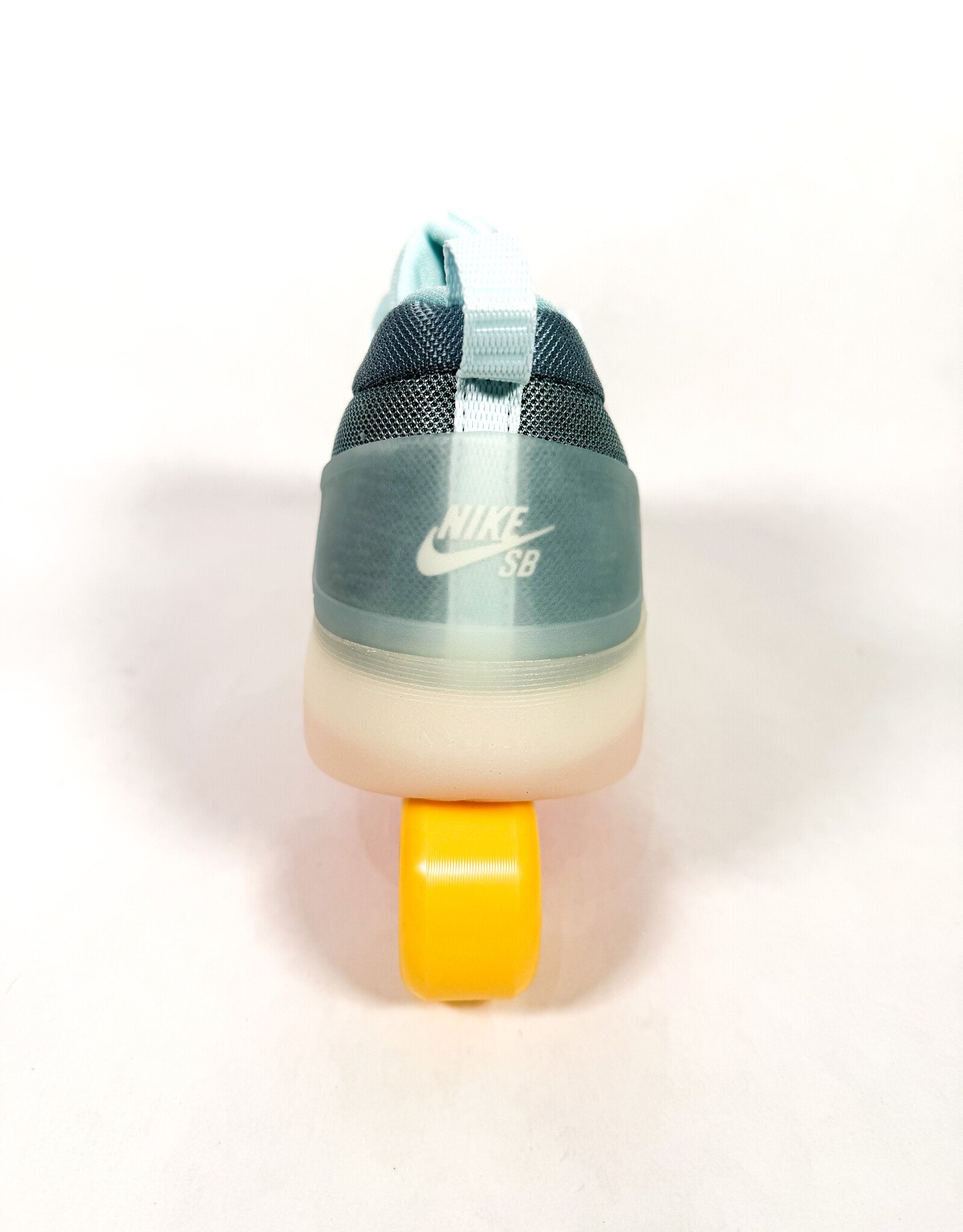 NIKE SB Zoom Nyjah 4 - Glacier Blue / Black