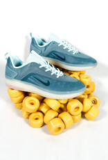 NIKE SB Zoom Nyjah 4 - Glacier Blue / Black