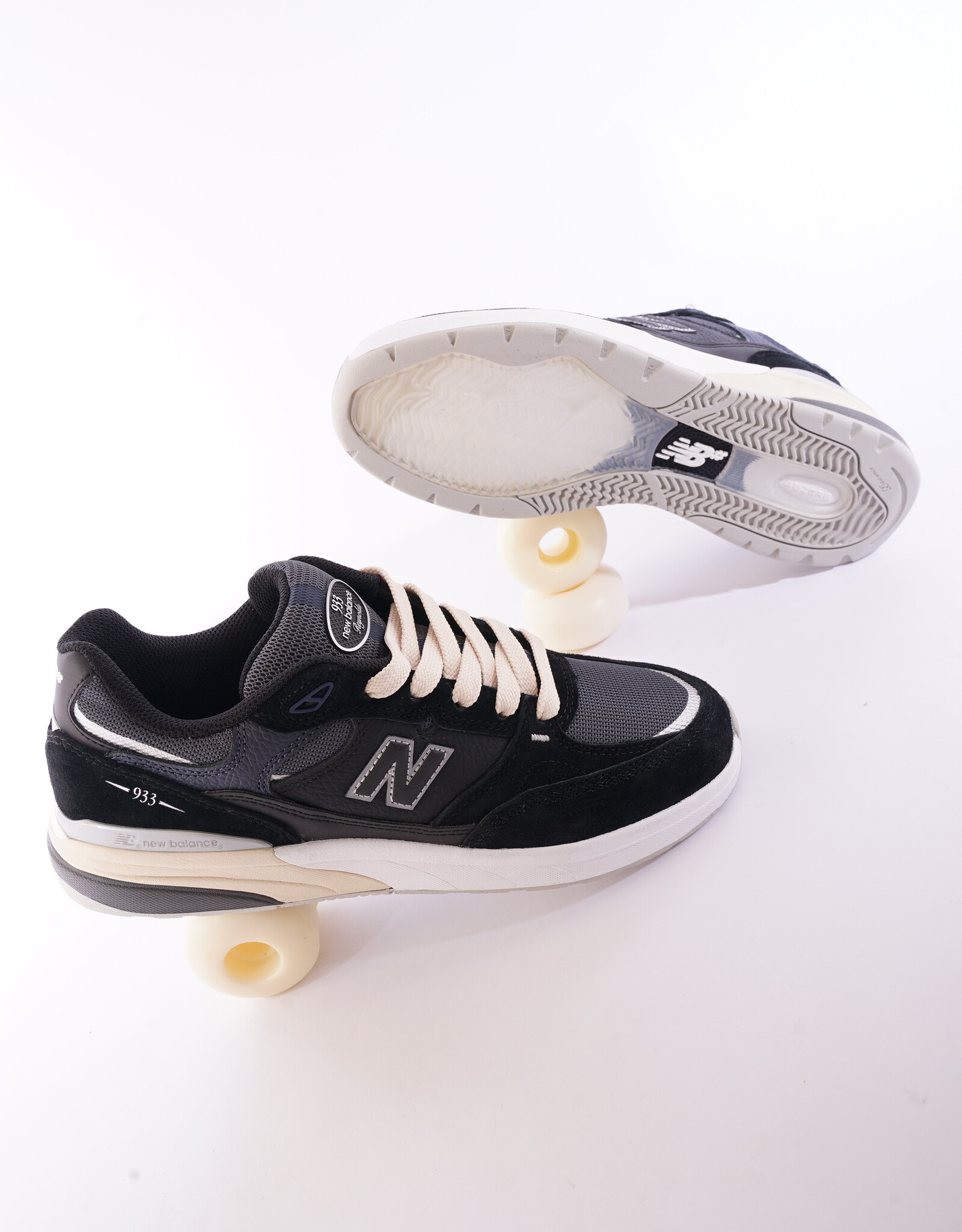 NEW BALANCE NB Numeric Reynolds 933 - Black/Blue