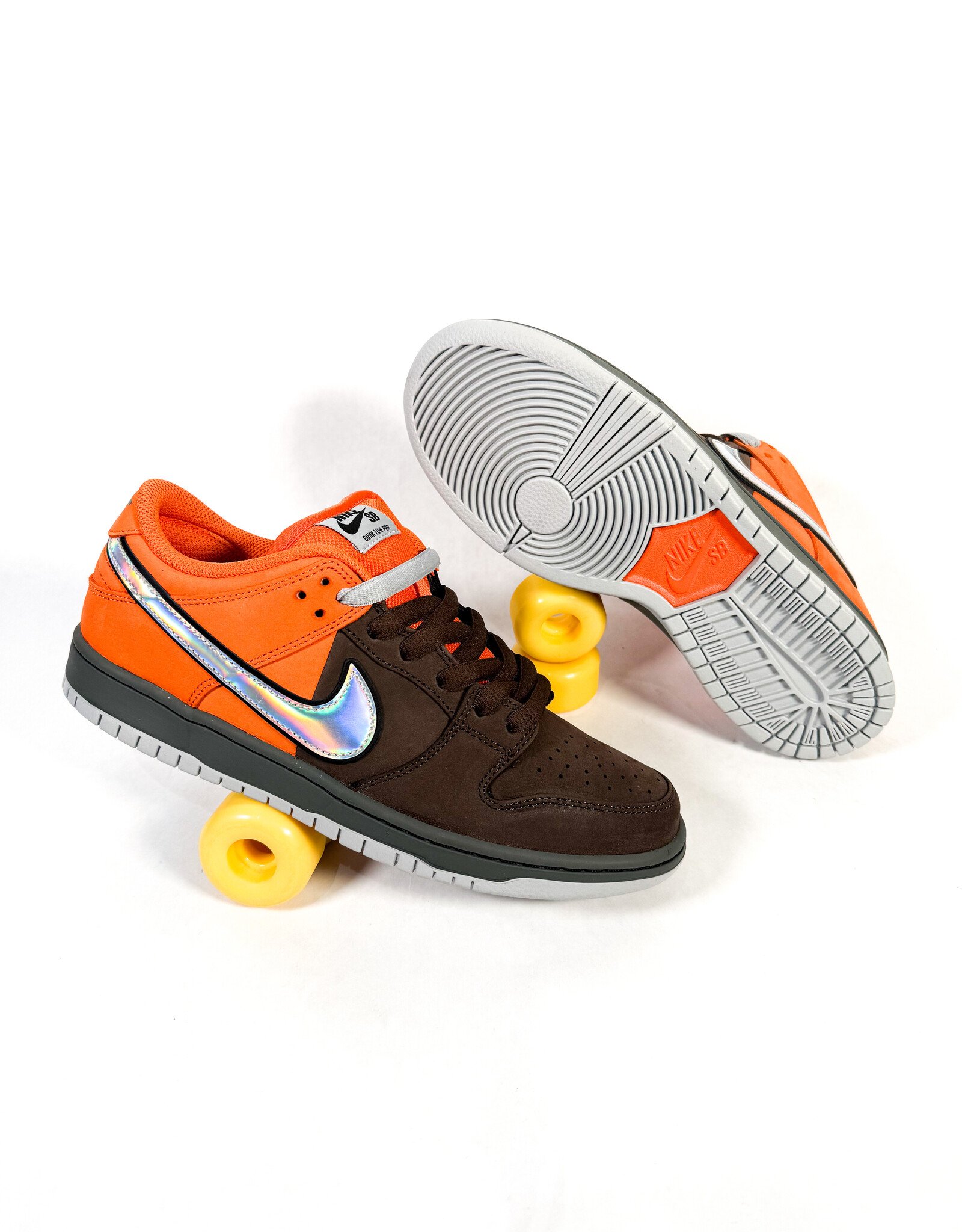 NIKE SB Dunk Low Pro 'Fast Pass' - Safety Orange / Wolf Grey