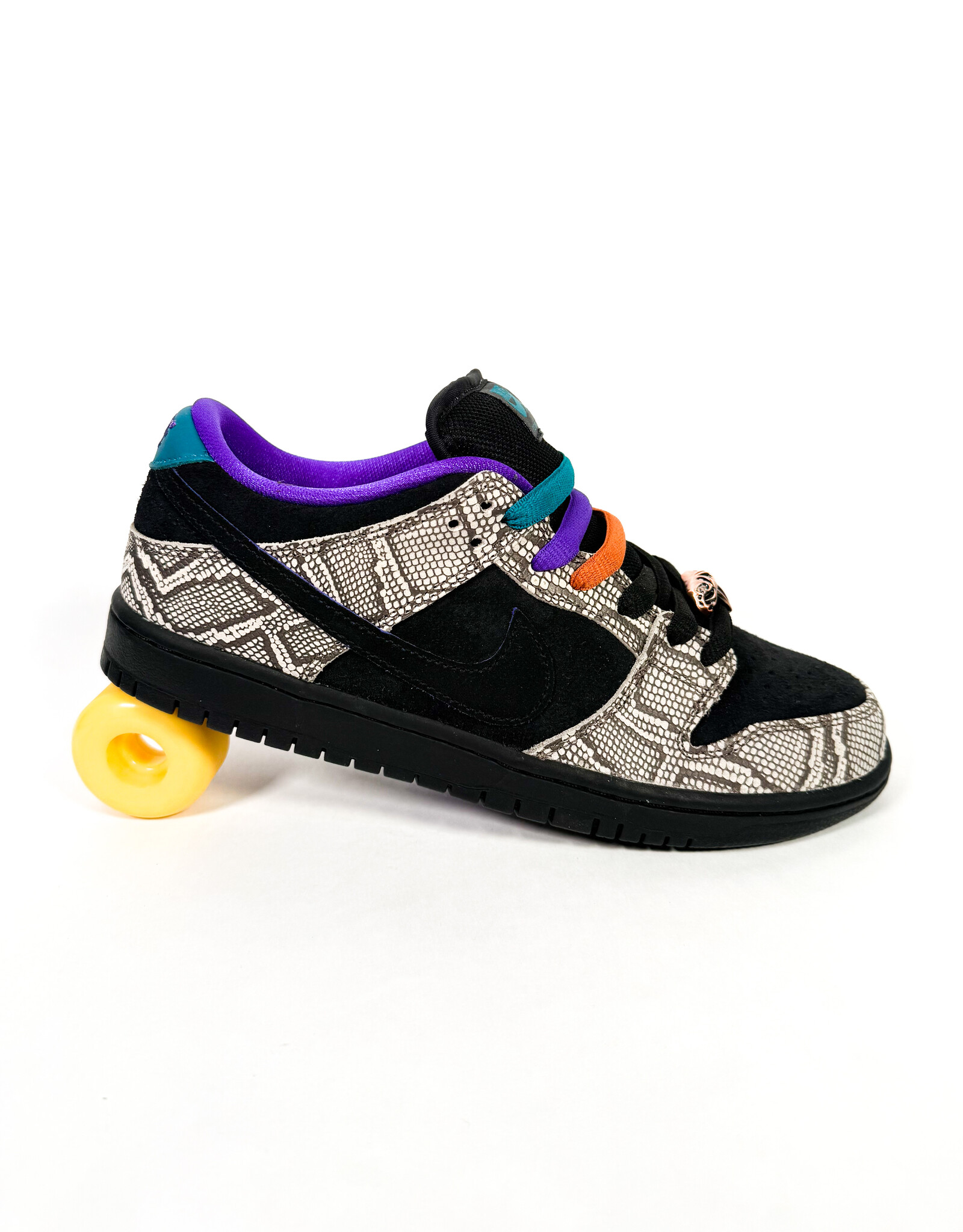 NIKE SB Dunk Low Pro Dashawn Jordan 'Diamondback' -  String / Black