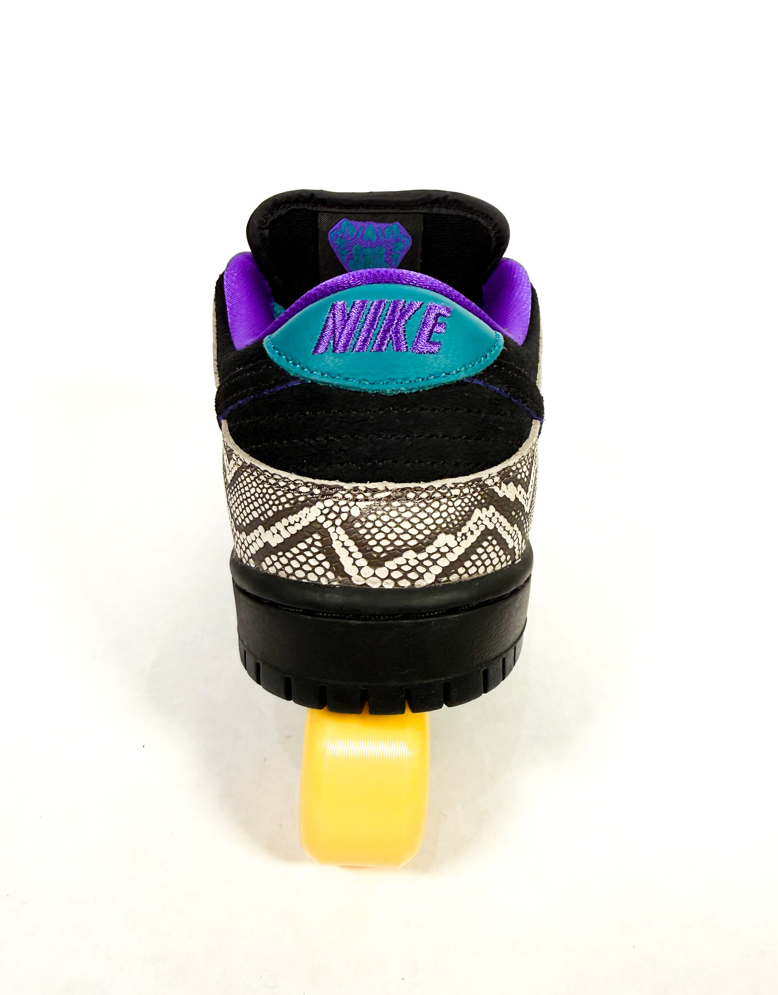 NIKE SB Dunk Low Pro Dashawn Jordan 'Diamondback' -  String / Black