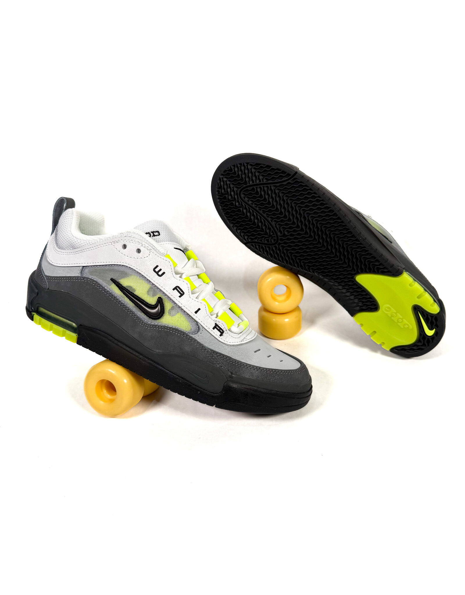 NIKE Air Max Ishod - Black / Neon Yellow