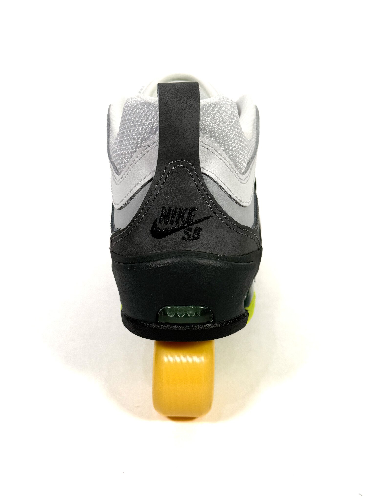 NIKE Air Max Ishod - Black / Neon Yellow