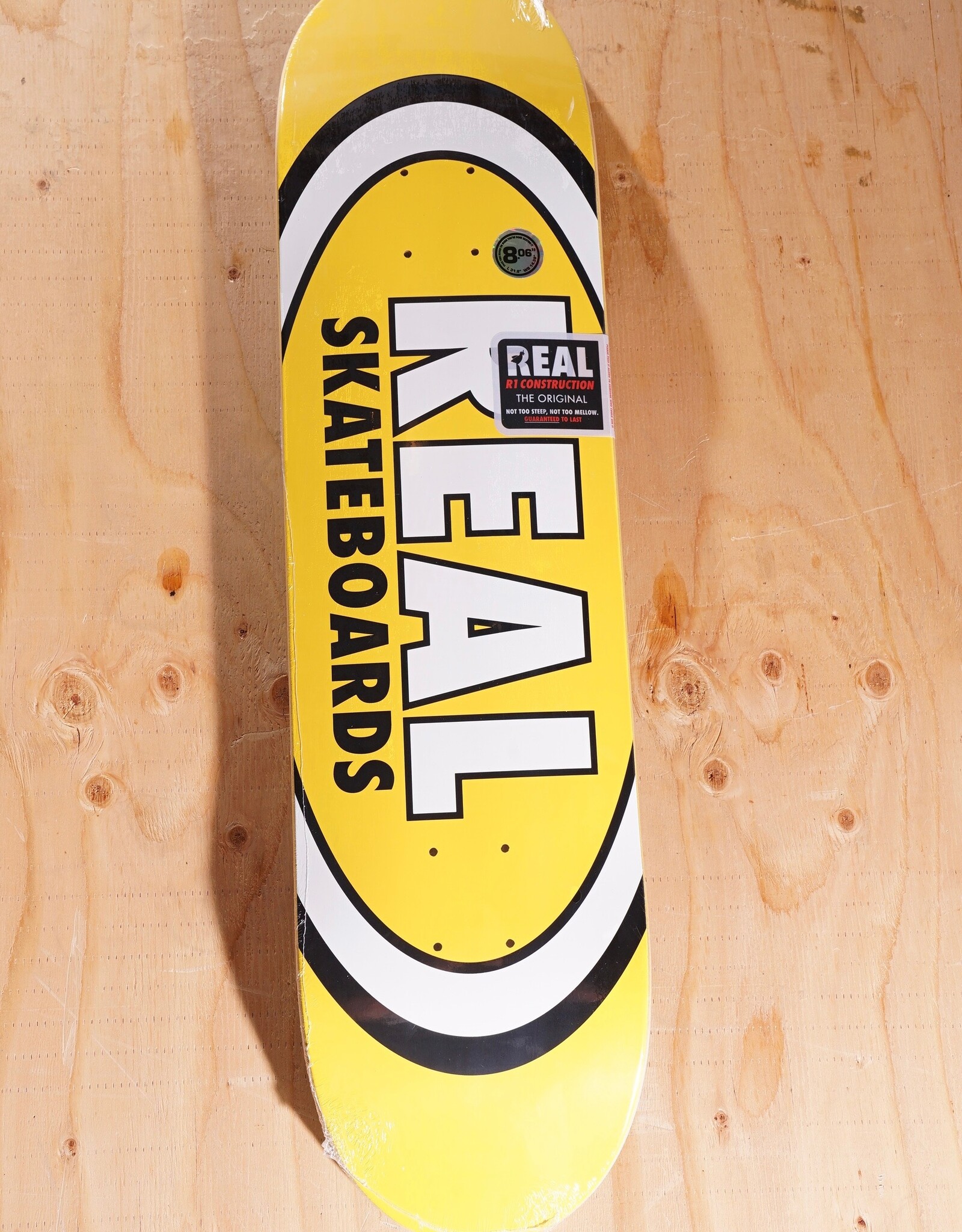 REAL SKATEBOARDS Classic Oval Deck - 8.06