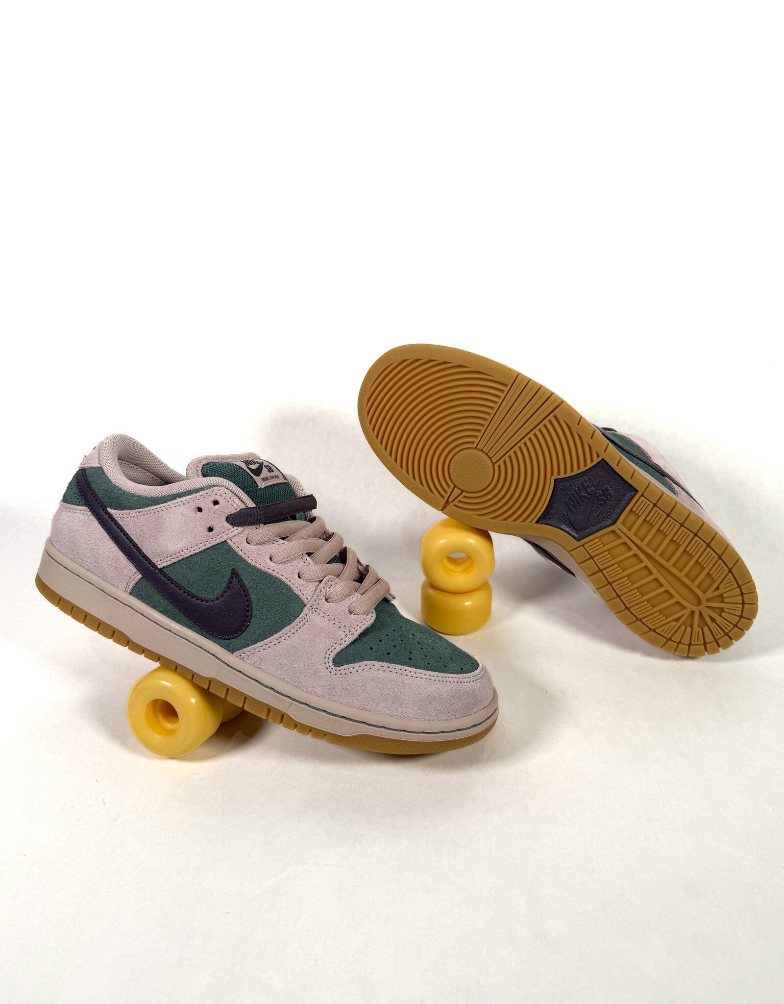 NIKE SB Dunk Low Pro - Mineral Slate / Dark Raisin