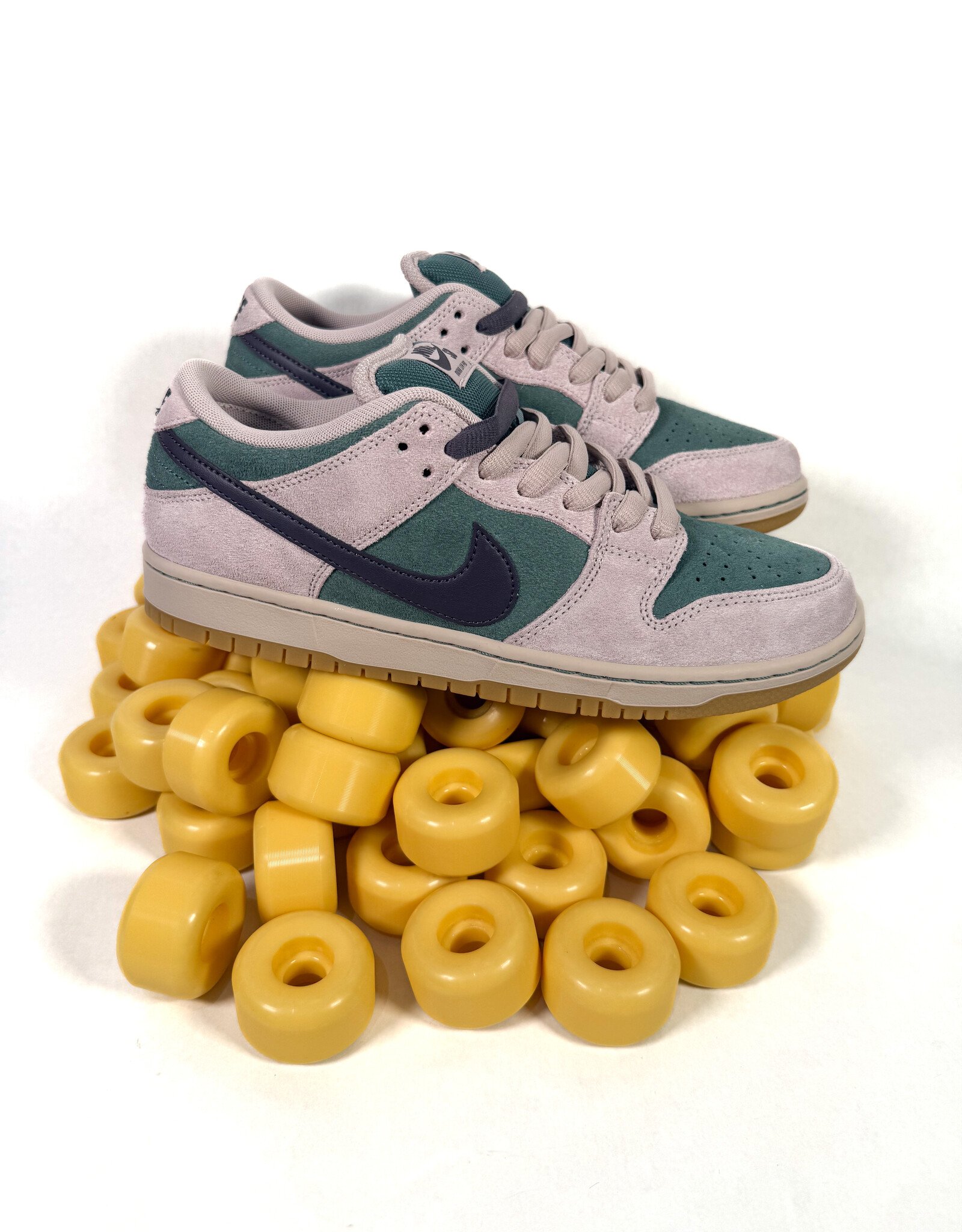 NIKE SB Dunk Low Pro - Mineral Slate / Dark Raisin