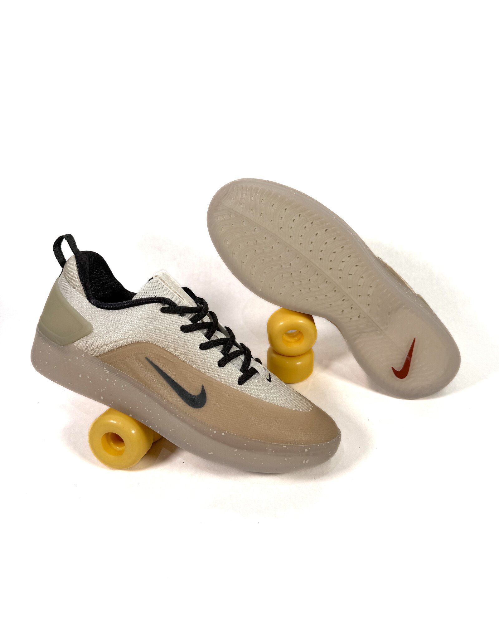 NIKE SB Zoom Nyjah 4 - Desert Khaki / Dk Smoke Grey