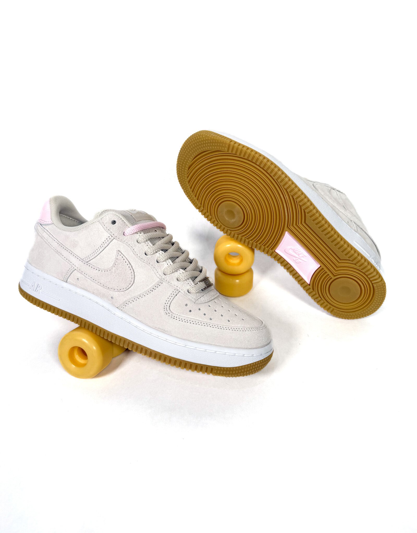 NIKE SB Air Force 1 - Lt Orewood Brn / White / Pink Foam