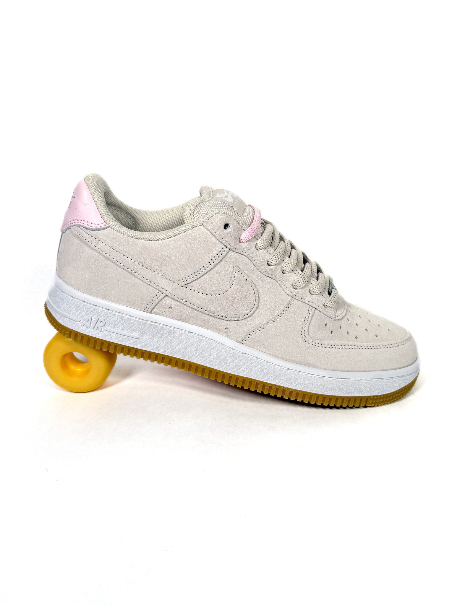 NIKE SB Air Force 1 - Lt Orewood Brn / White / Pink Foam