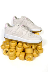 NIKE SB Air Force 1 - Lt Orewood Brn / White / Pink Foam