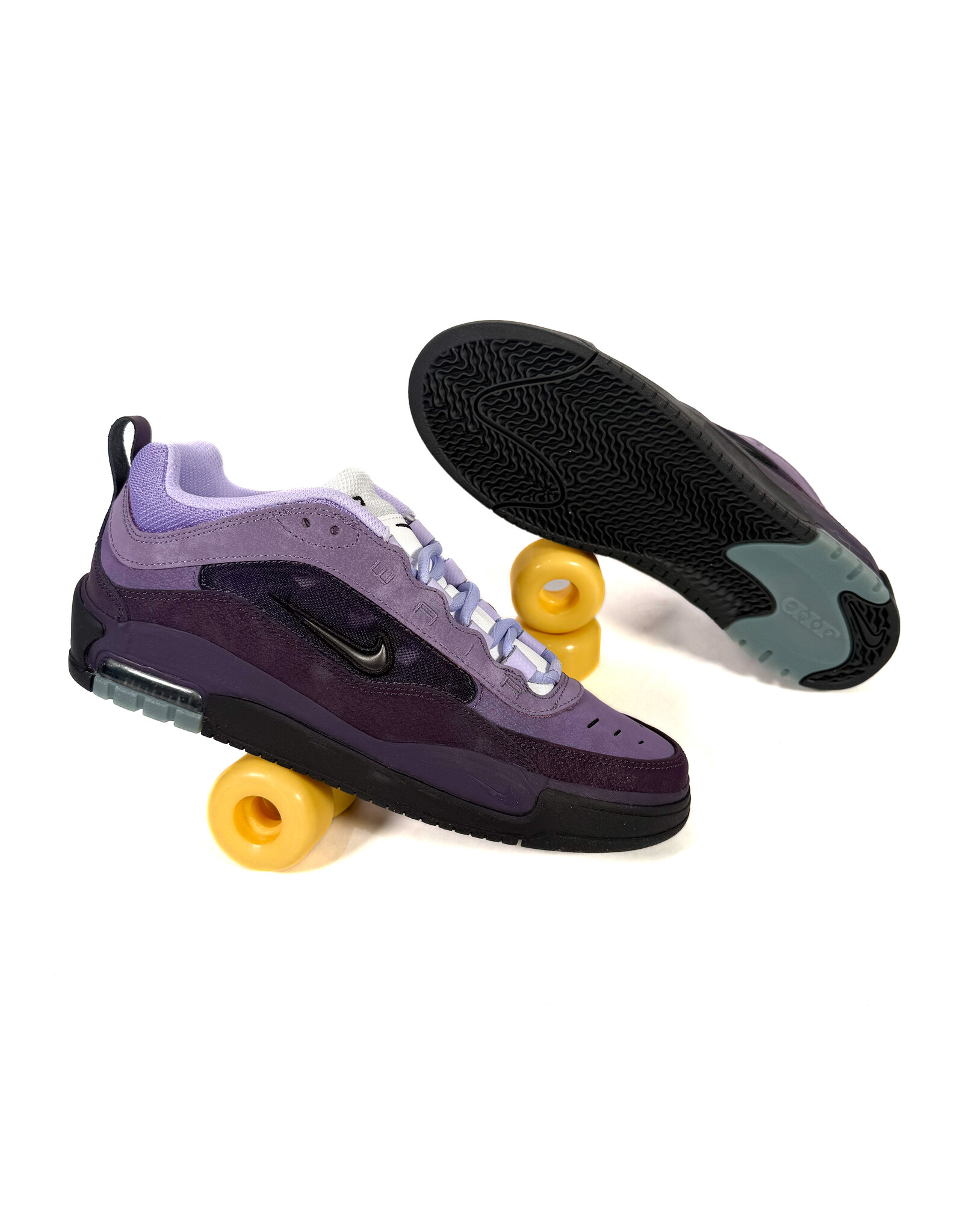NIKE Air Max Ishod - Grand Purple / Black