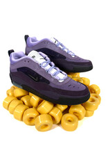 NIKE Air Max Ishod - Grand Purple / Black