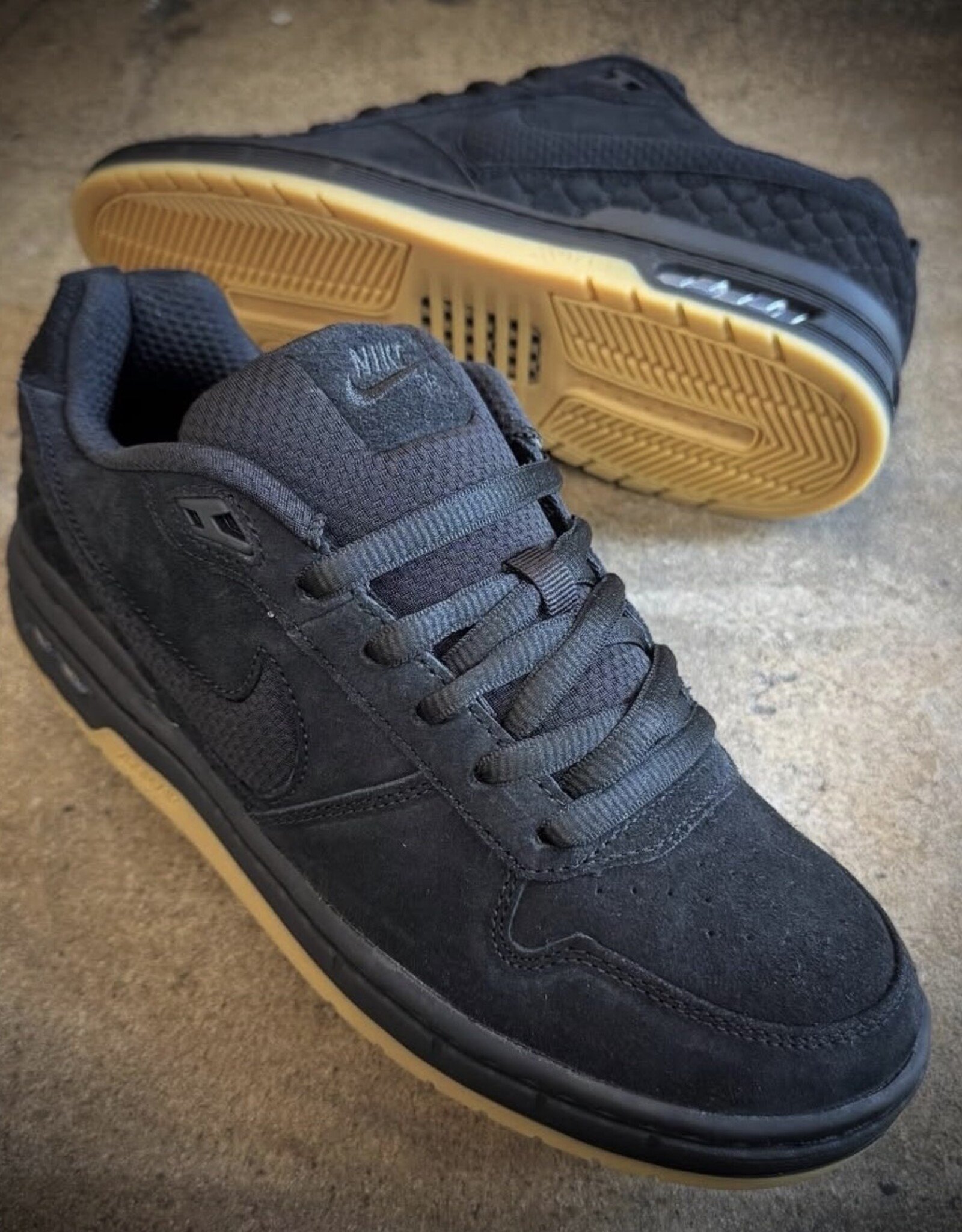 NIKE SB Zoom Air Paul Rodriguez Low - Black / Black / Gum