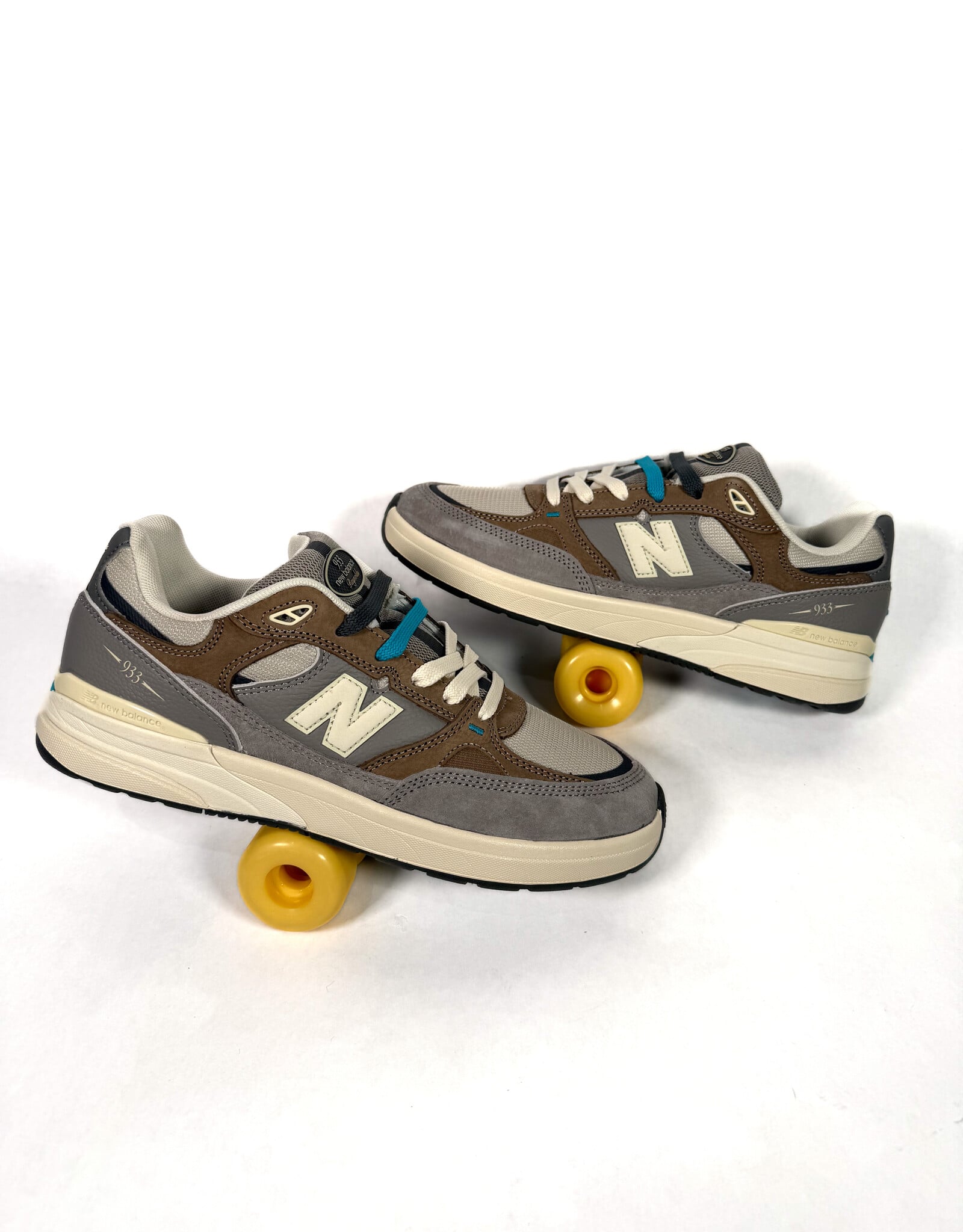 NEW BALANCE NB Numeric Andrew Reynolds 933 - Grey / Blue