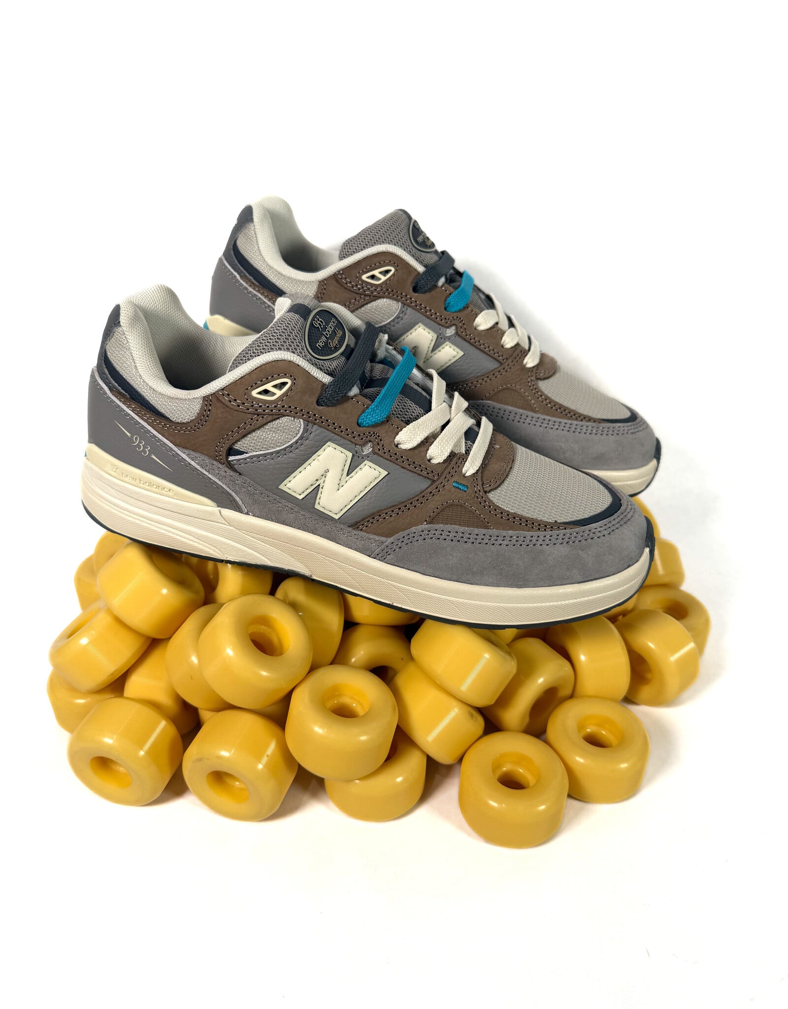 NEW BALANCE NB Numeric Andrew Reynolds 933 - Grey / Blue