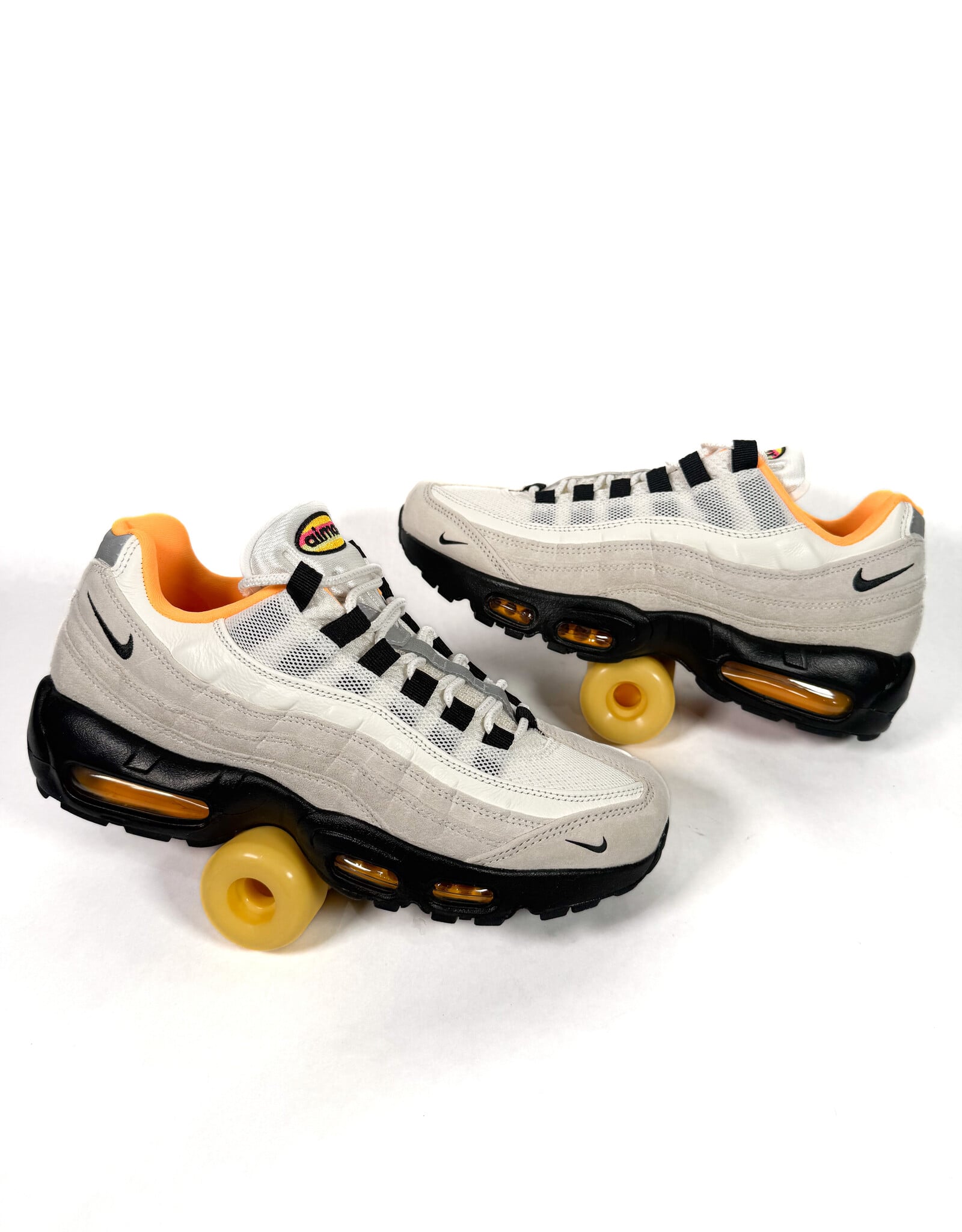 NIKE SB FC Pack Air Max 95 "Club 58" - Sail / Black / Laser Orange