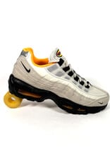 NIKE SB FC Pack Air Max 95 "Club 58" - Sail / Black / Laser Orange
