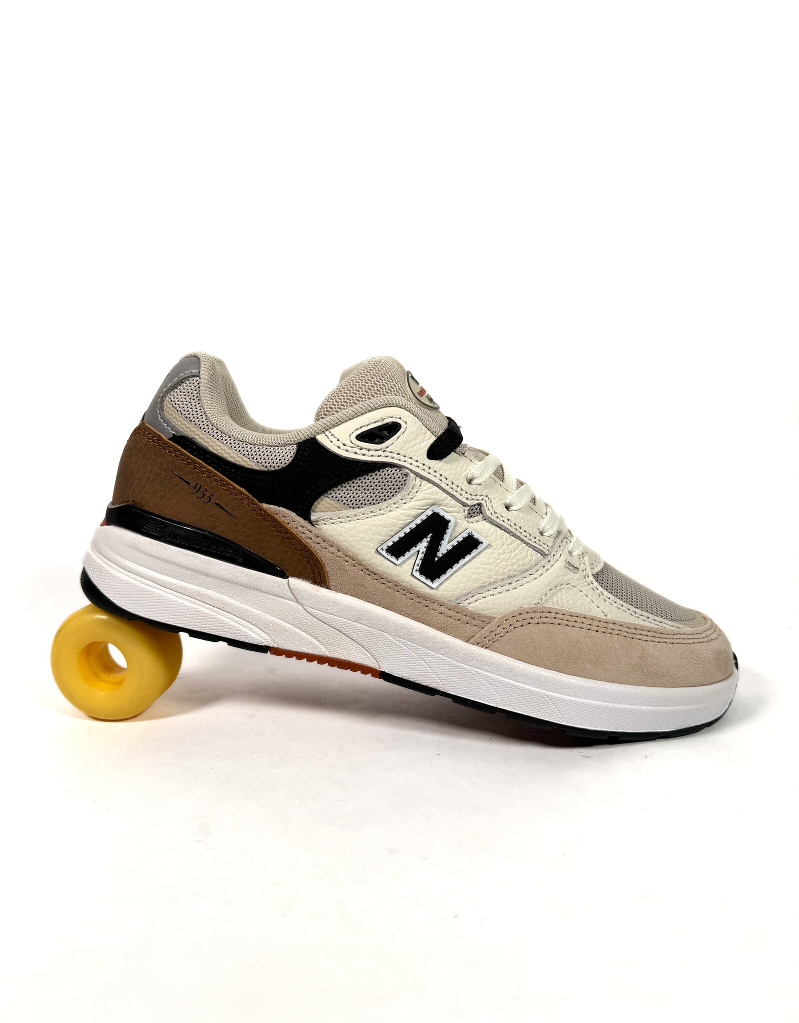 NEW BALANCE NB Numeric Andrew Reynolds 933 - Brown / White