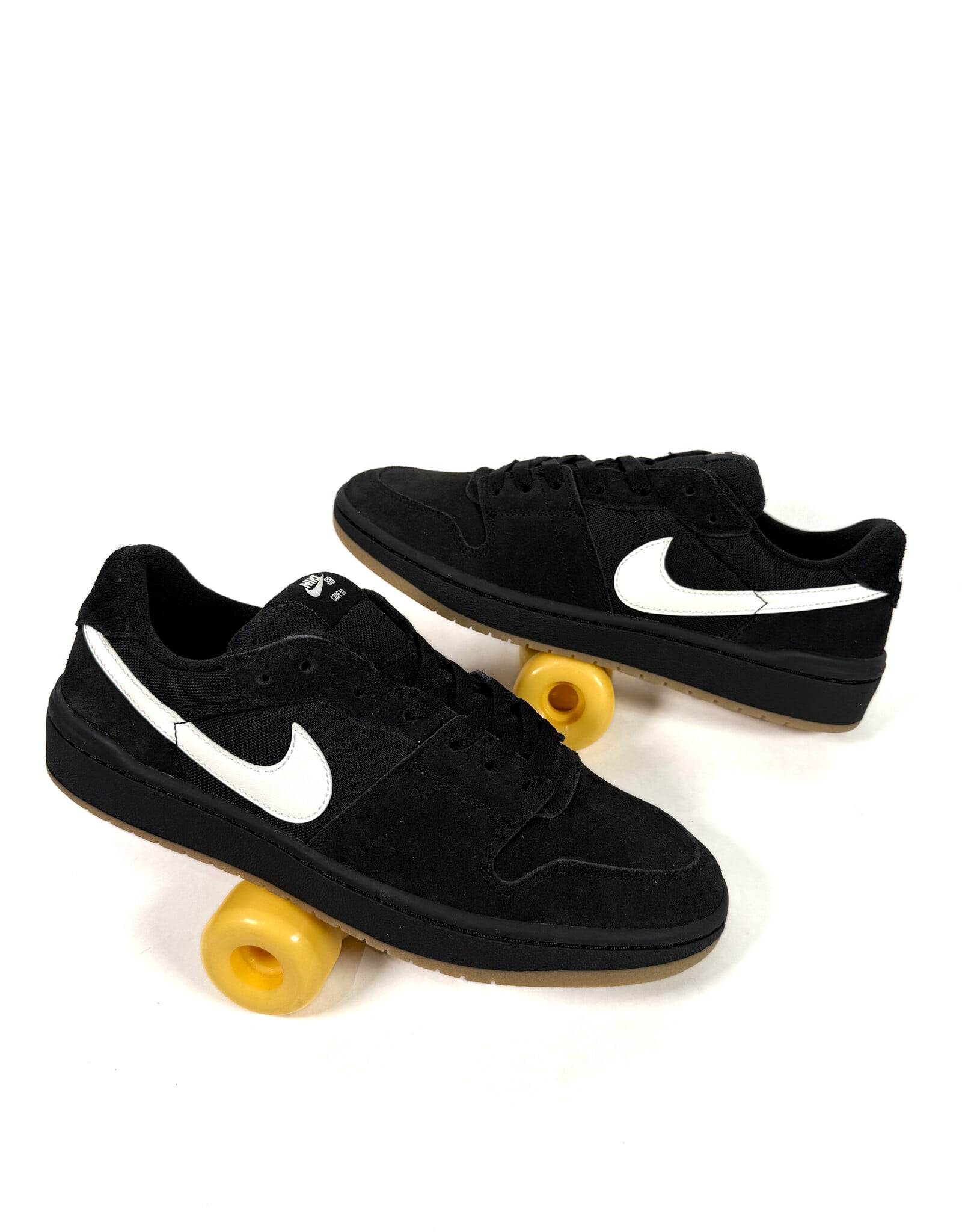 NIKE SB Code 58 - Black / Summit White / Gum