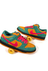 NIKE SB Dunk Low Pro - Green Noise / Watermelon