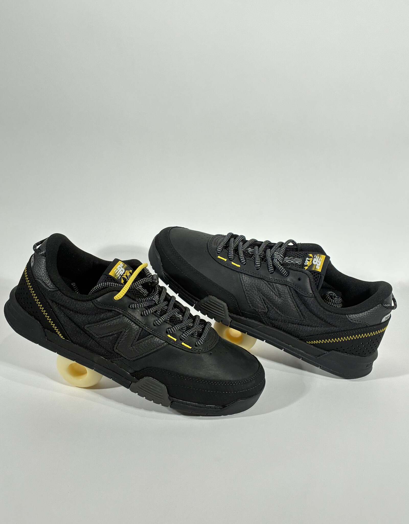 NEW BALANCE NB Numeric 440W V2 - Black / Yellow