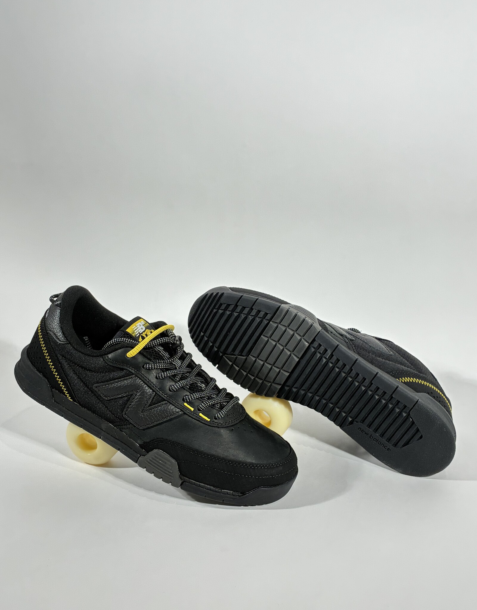 NEW BALANCE NB Numeric 440W V2 - Black / Yellow